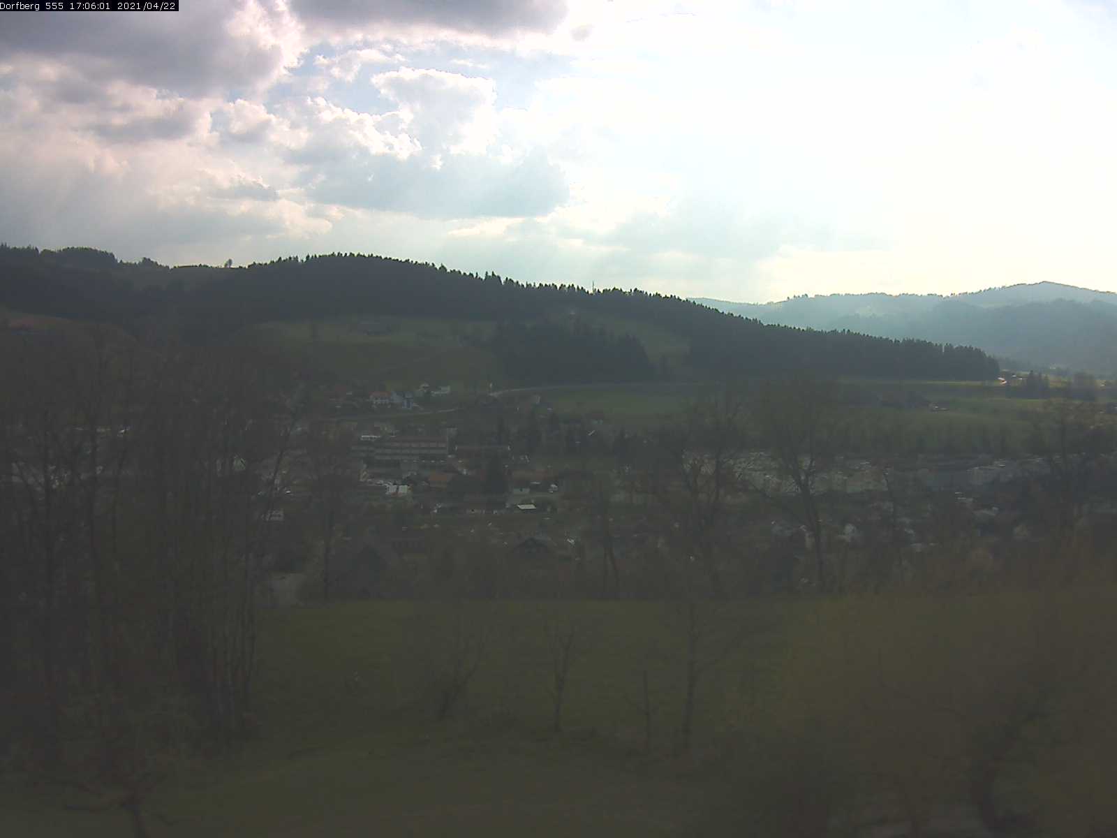 Webcam-Bild: Aussicht vom Dorfberg in Langnau 20210422-170601