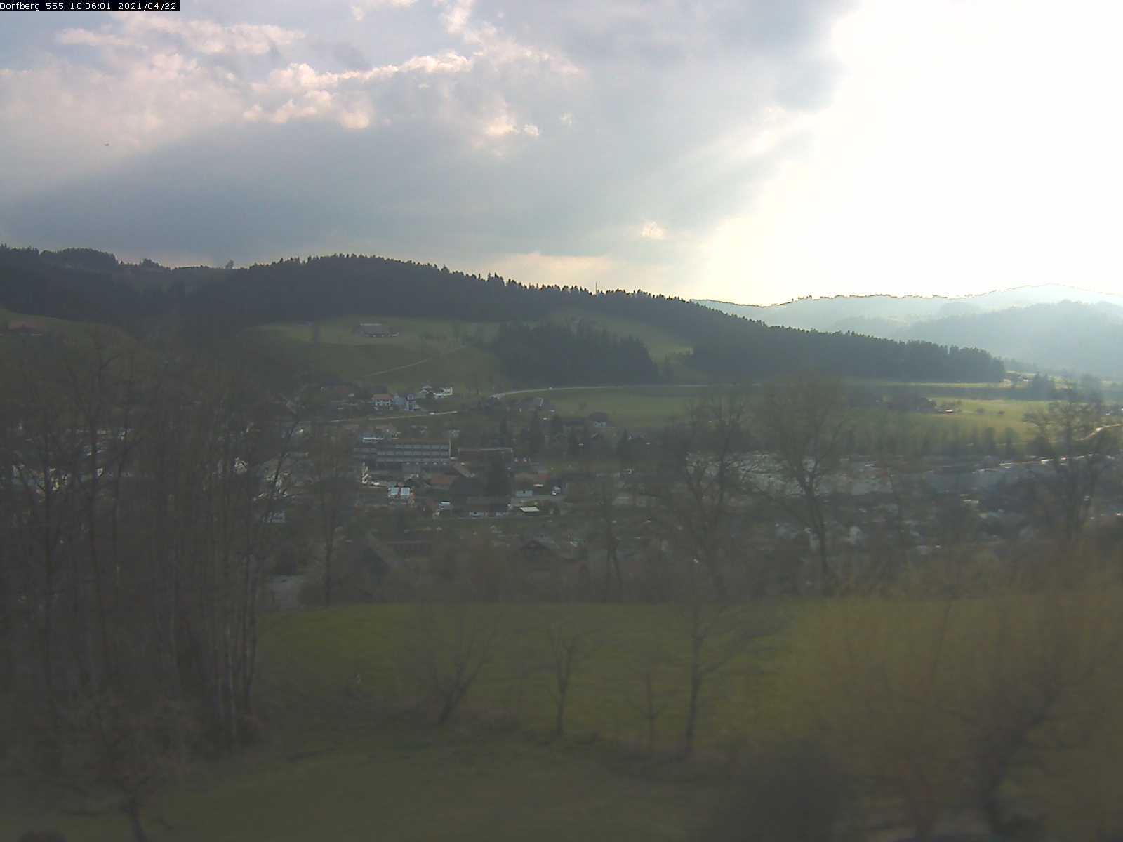Webcam-Bild: Aussicht vom Dorfberg in Langnau 20210422-180601