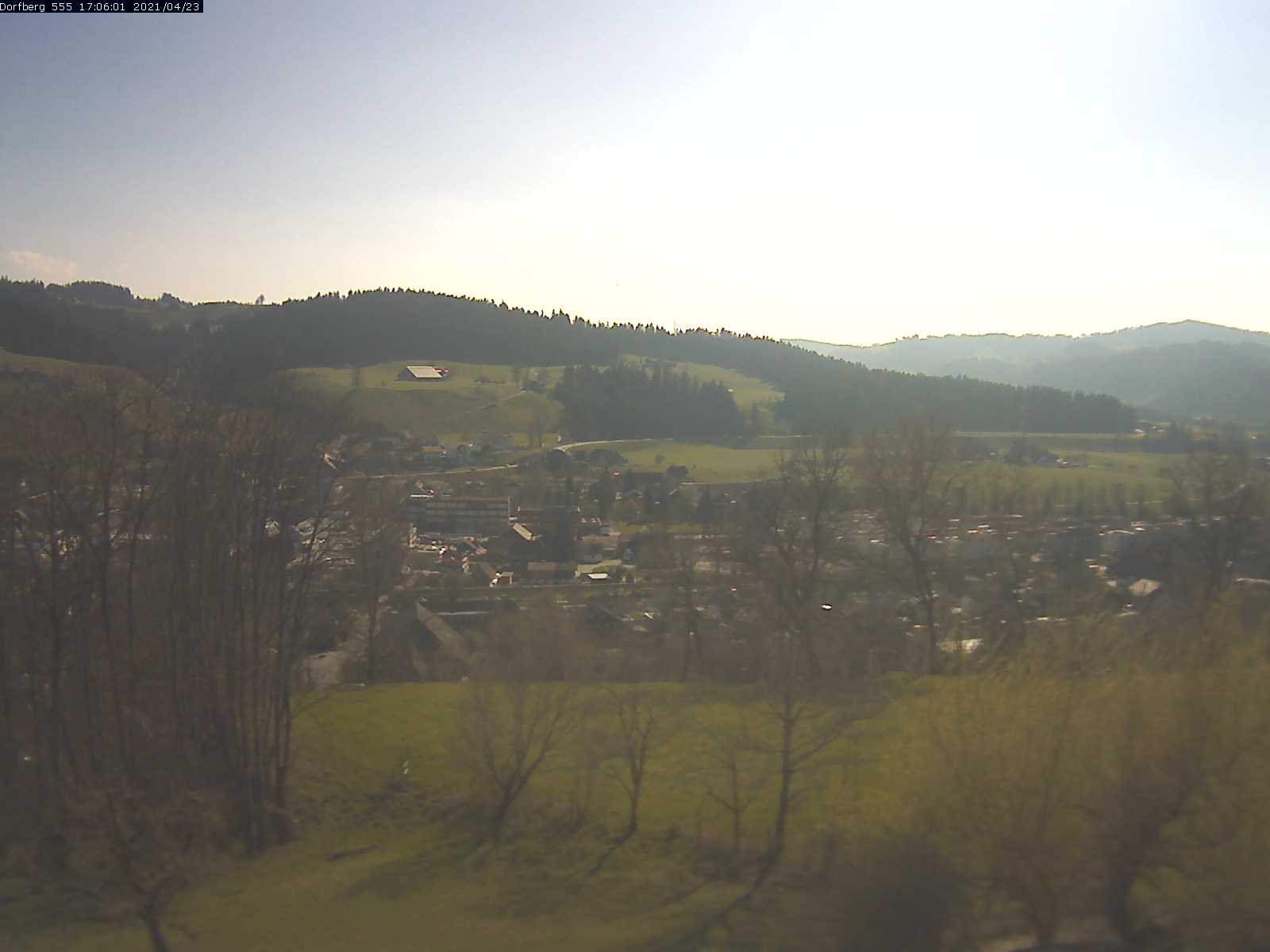 Webcam-Bild: Aussicht vom Dorfberg in Langnau 20210423-170601