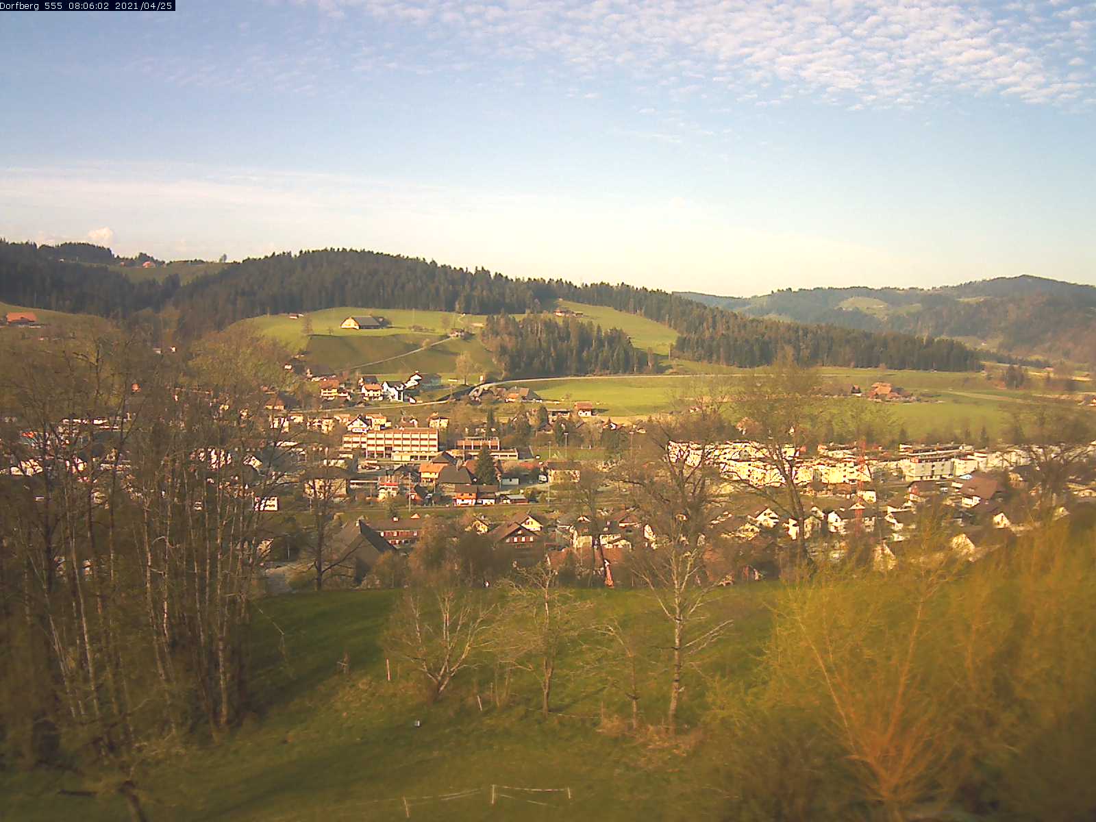 Webcam-Bild: Aussicht vom Dorfberg in Langnau 20210425-080601