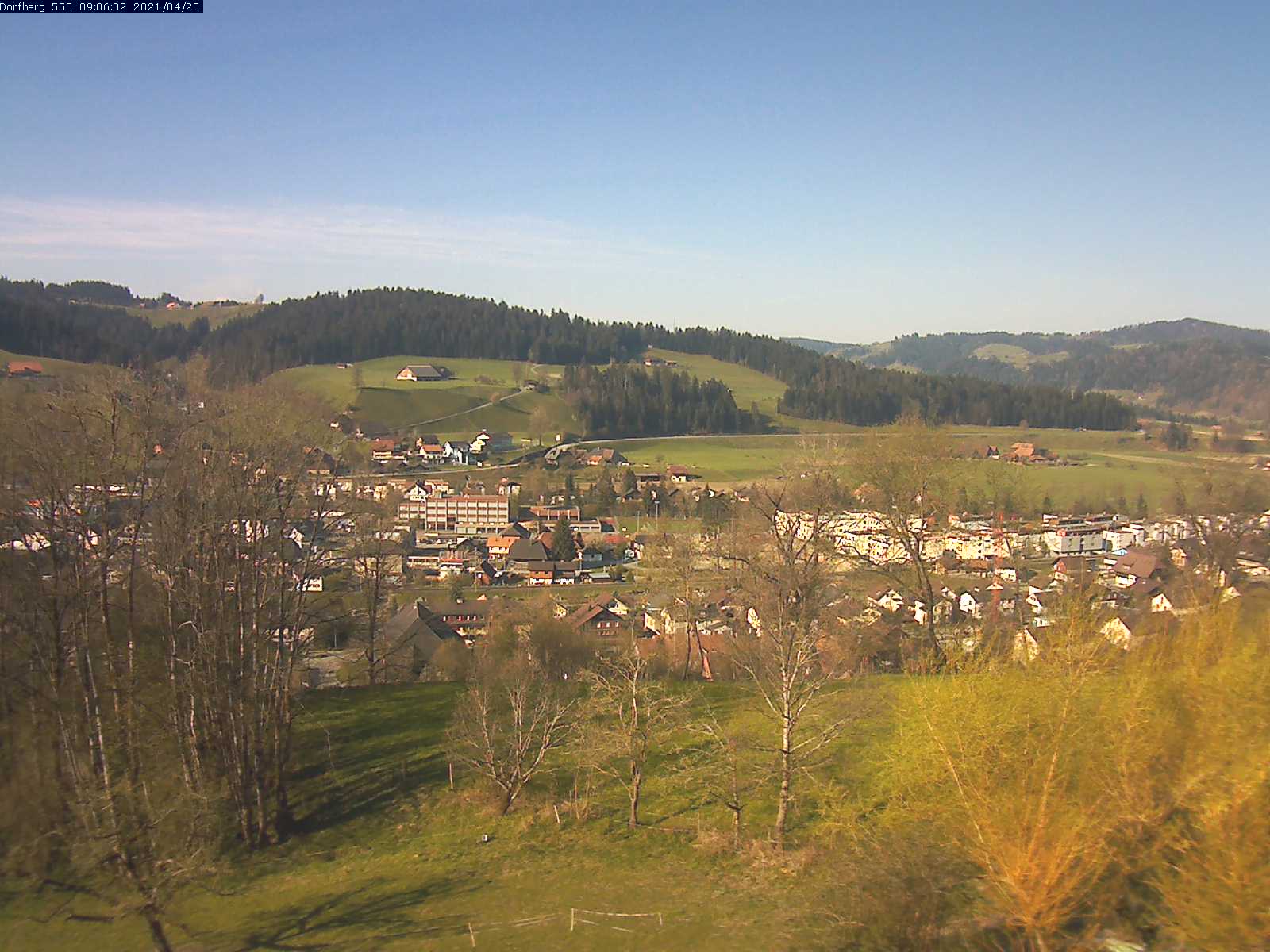 Webcam-Bild: Aussicht vom Dorfberg in Langnau 20210425-090601