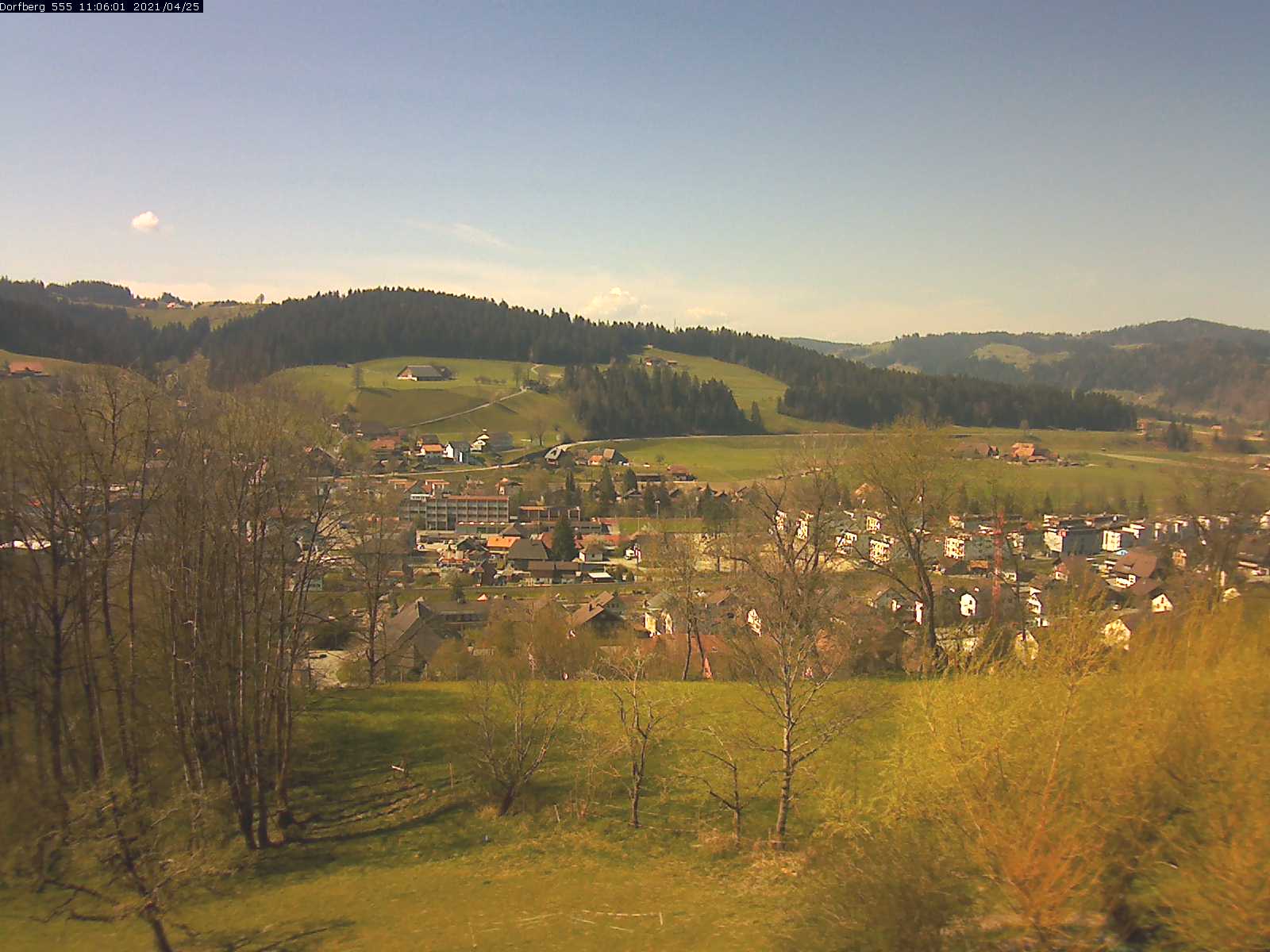 Webcam-Bild: Aussicht vom Dorfberg in Langnau 20210425-110601