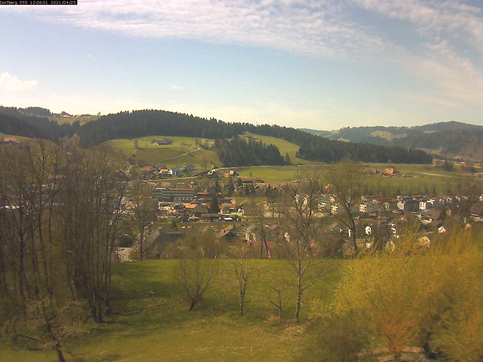 Webcam-Bild: Aussicht vom Dorfberg in Langnau 20210425-120601