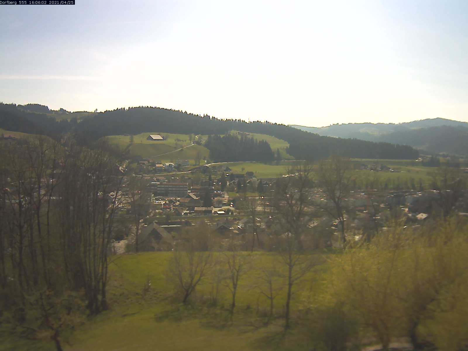 Webcam-Bild: Aussicht vom Dorfberg in Langnau 20210425-160601