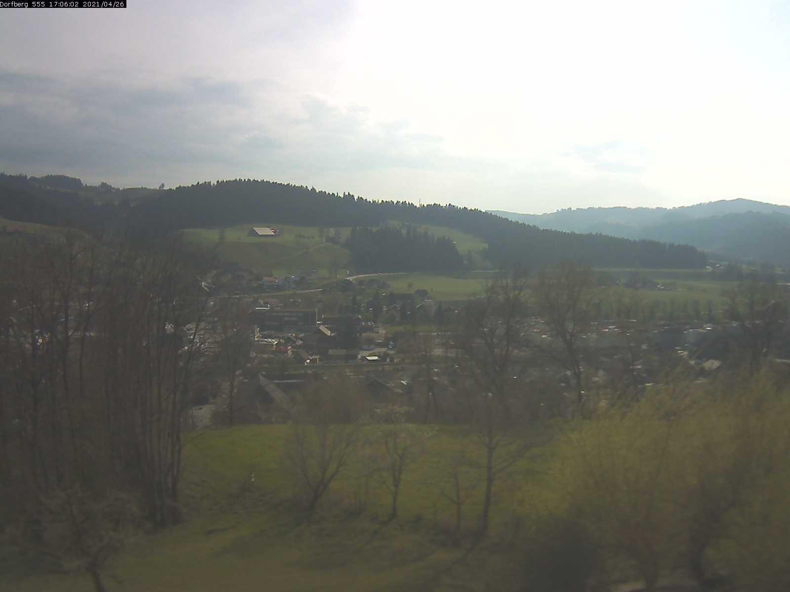 Webcam-Bild: Aussicht vom Dorfberg in Langnau 20210426-170601