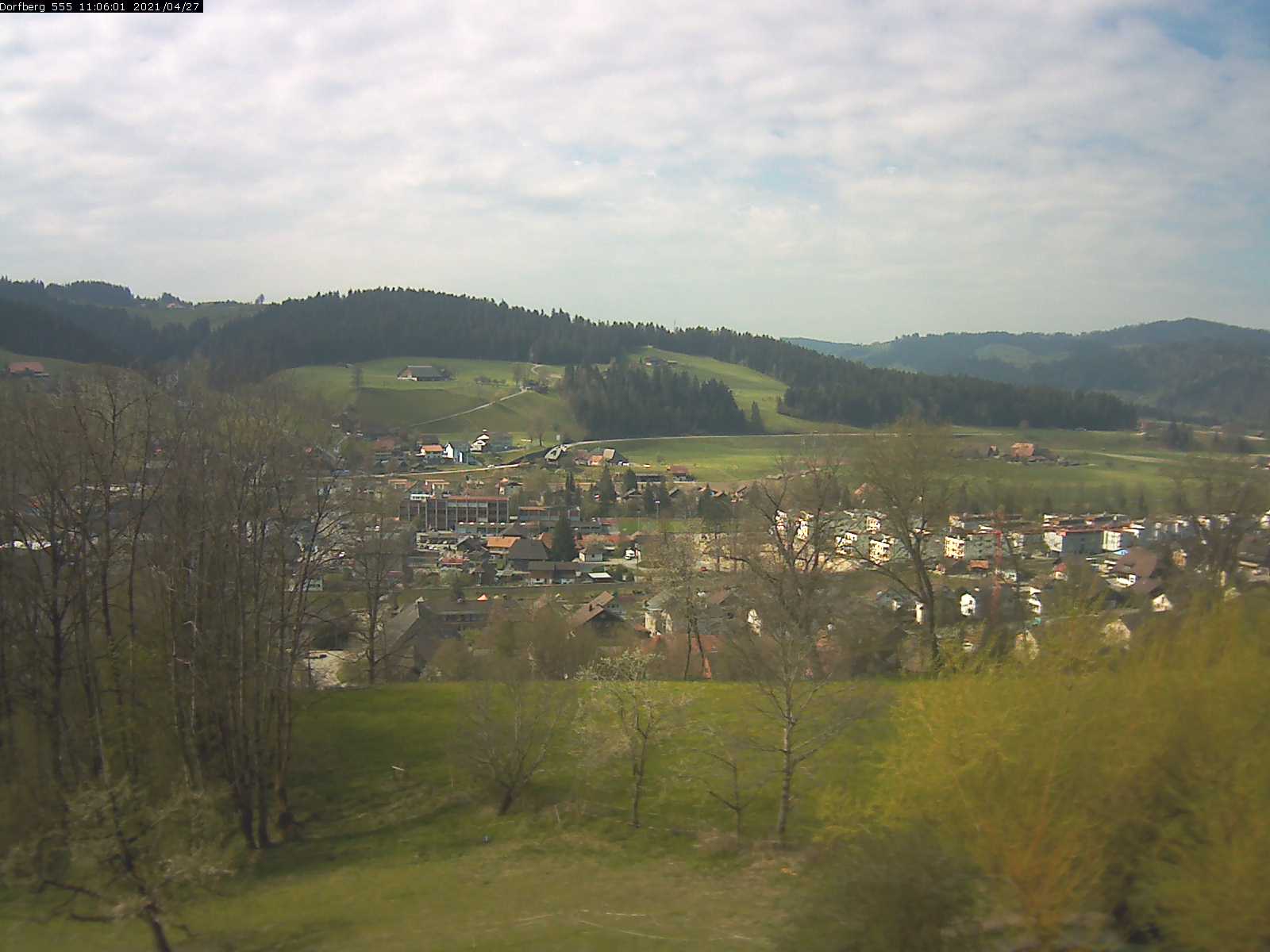 Webcam-Bild: Aussicht vom Dorfberg in Langnau 20210427-110601