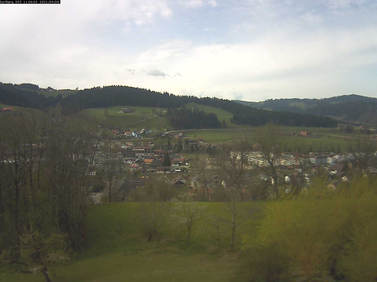 Webcam-Bild: Aussicht vom Dorfberg in Langnau 20210428-110601