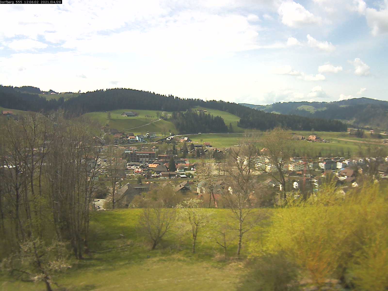 Webcam-Bild: Aussicht vom Dorfberg in Langnau 20210428-120601