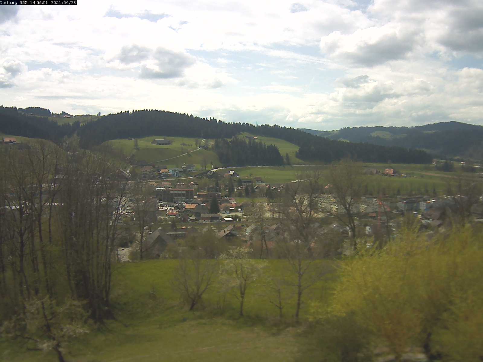 Webcam-Bild: Aussicht vom Dorfberg in Langnau 20210428-140601