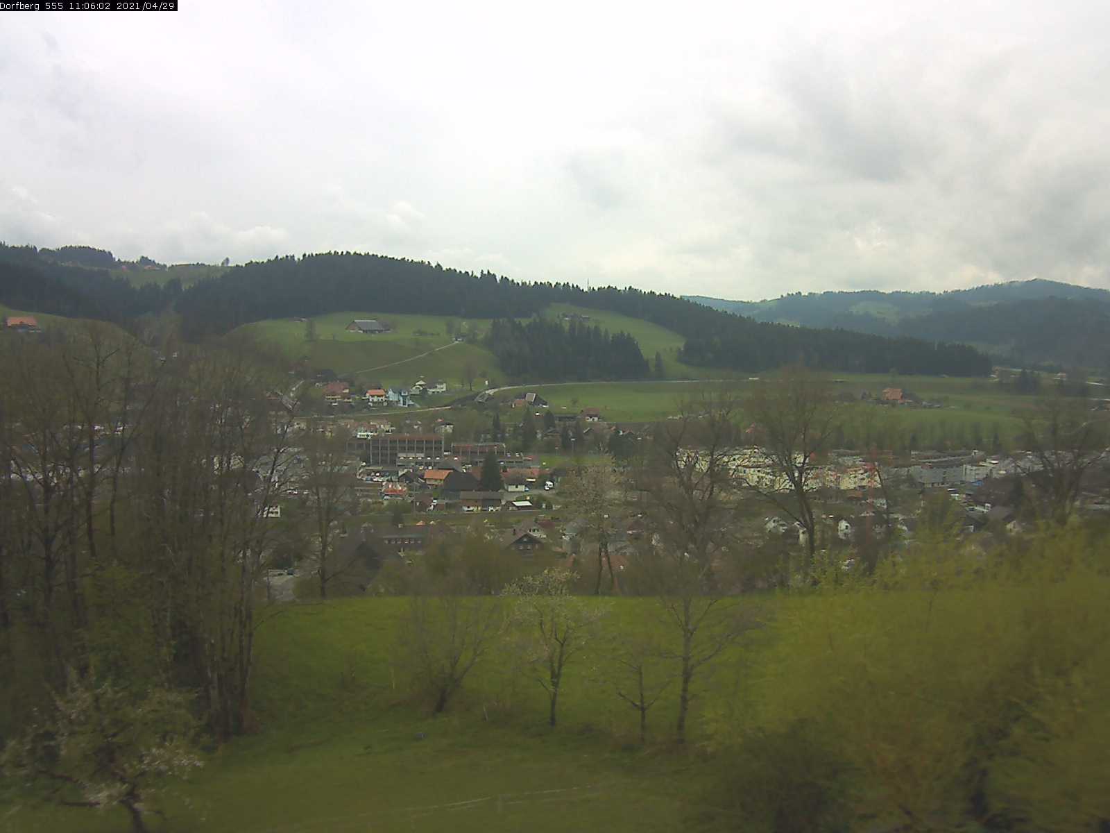 Webcam-Bild: Aussicht vom Dorfberg in Langnau 20210429-110602