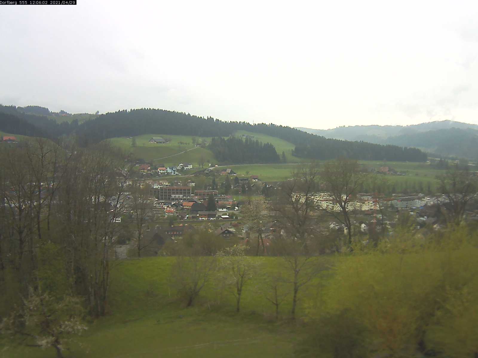 Webcam-Bild: Aussicht vom Dorfberg in Langnau 20210429-120601
