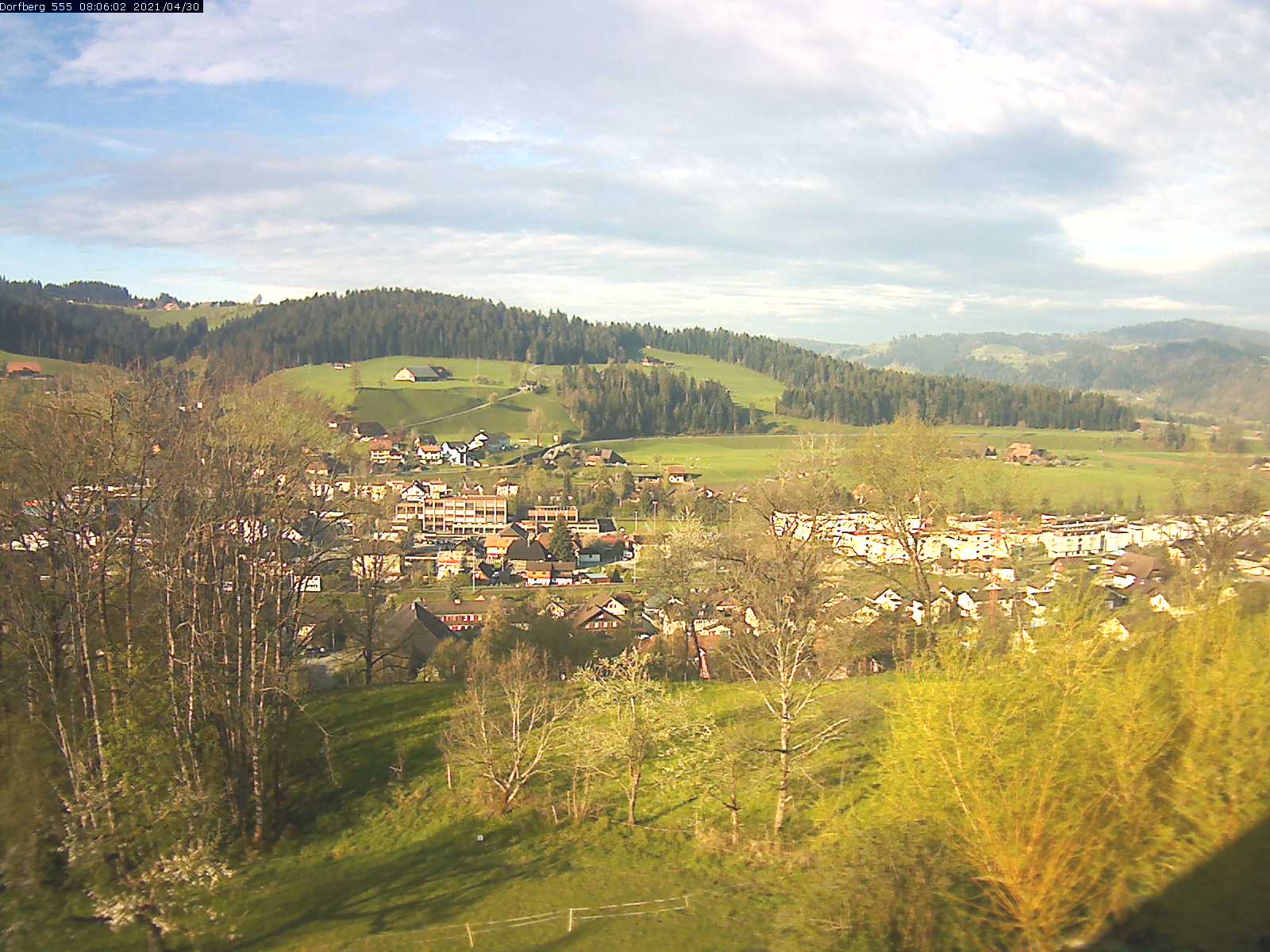 Webcam-Bild: Aussicht vom Dorfberg in Langnau 20210430-080601