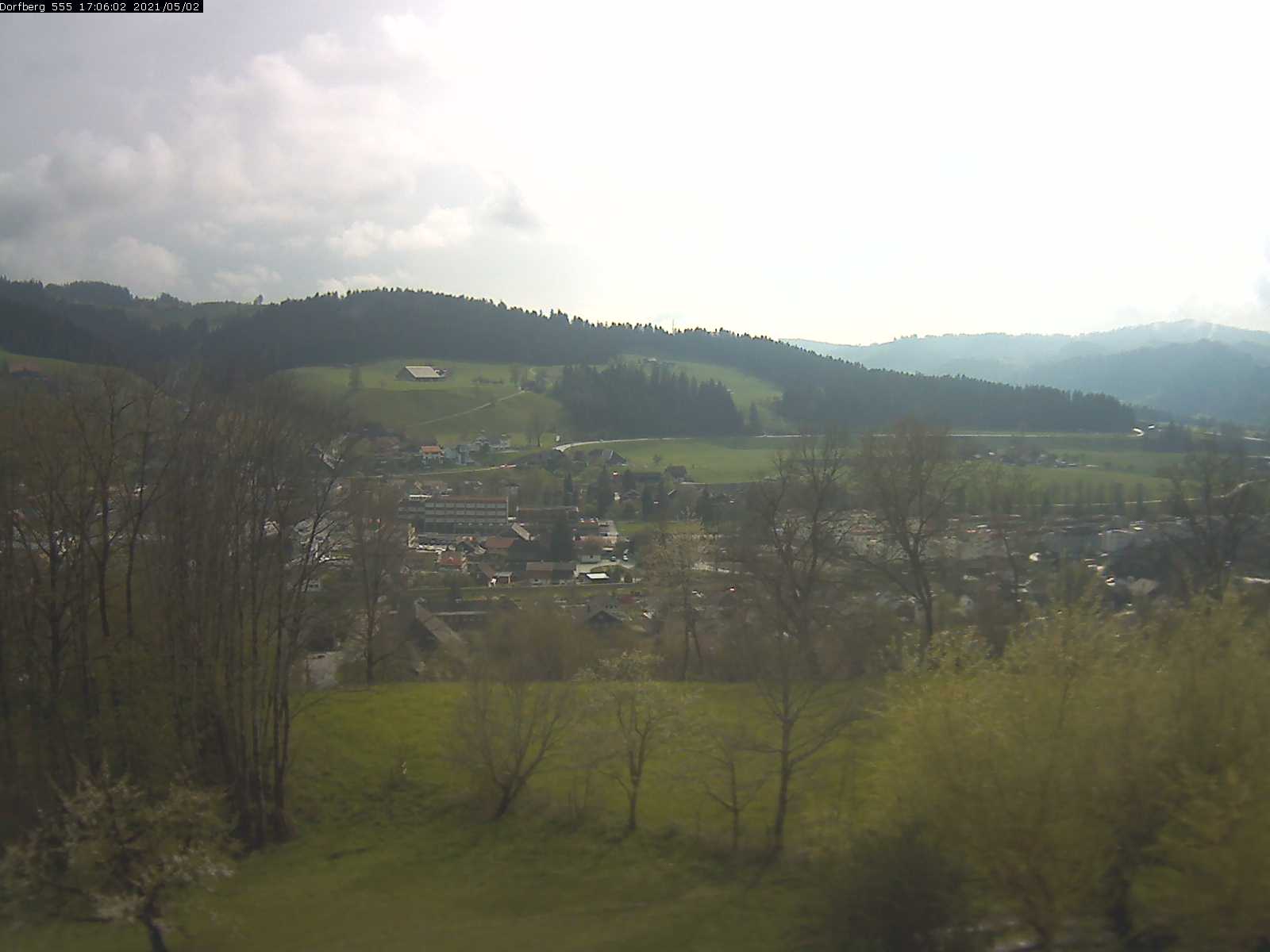 Webcam-Bild: Aussicht vom Dorfberg in Langnau 20210502-170601