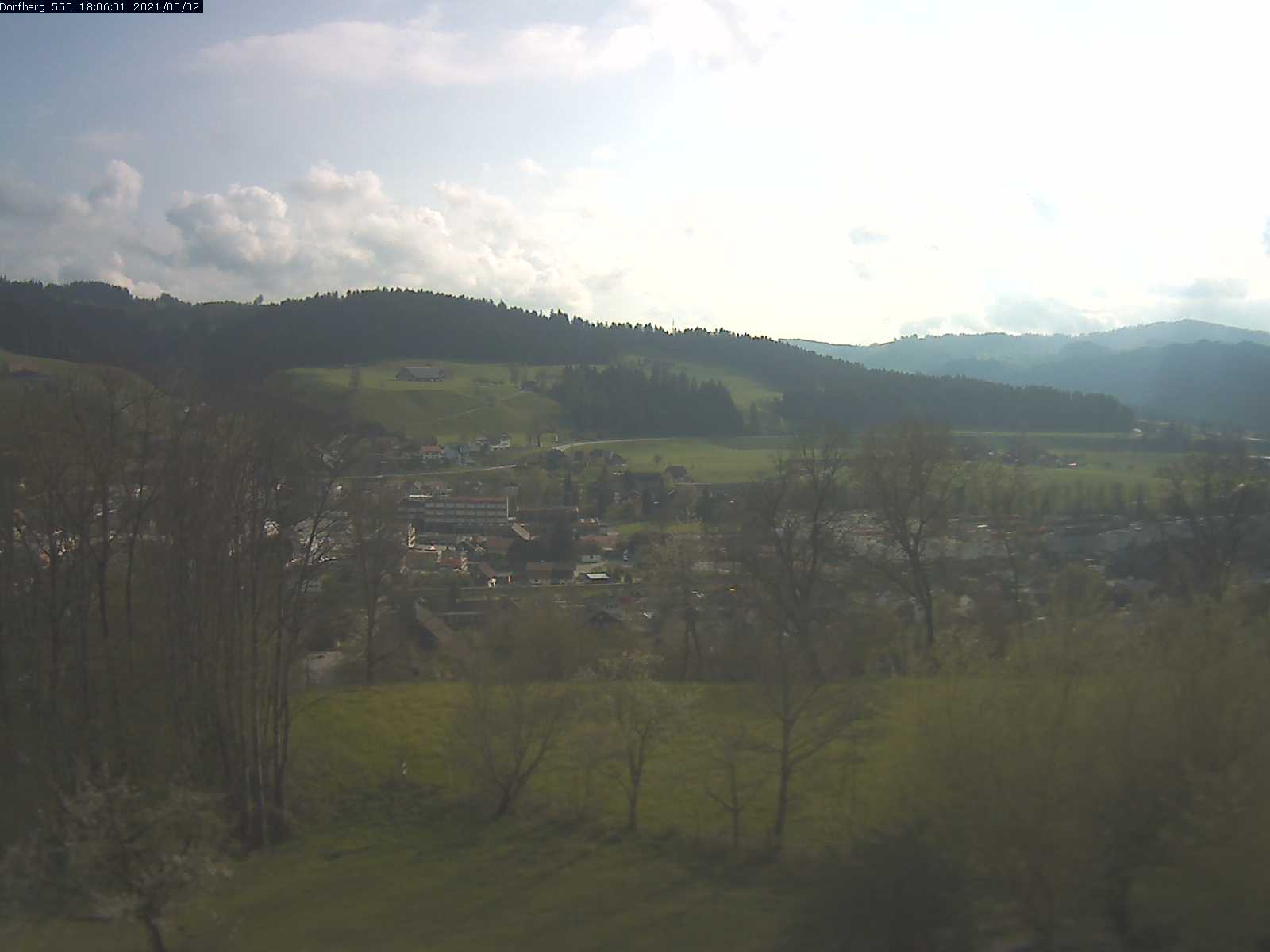 Webcam-Bild: Aussicht vom Dorfberg in Langnau 20210502-180601