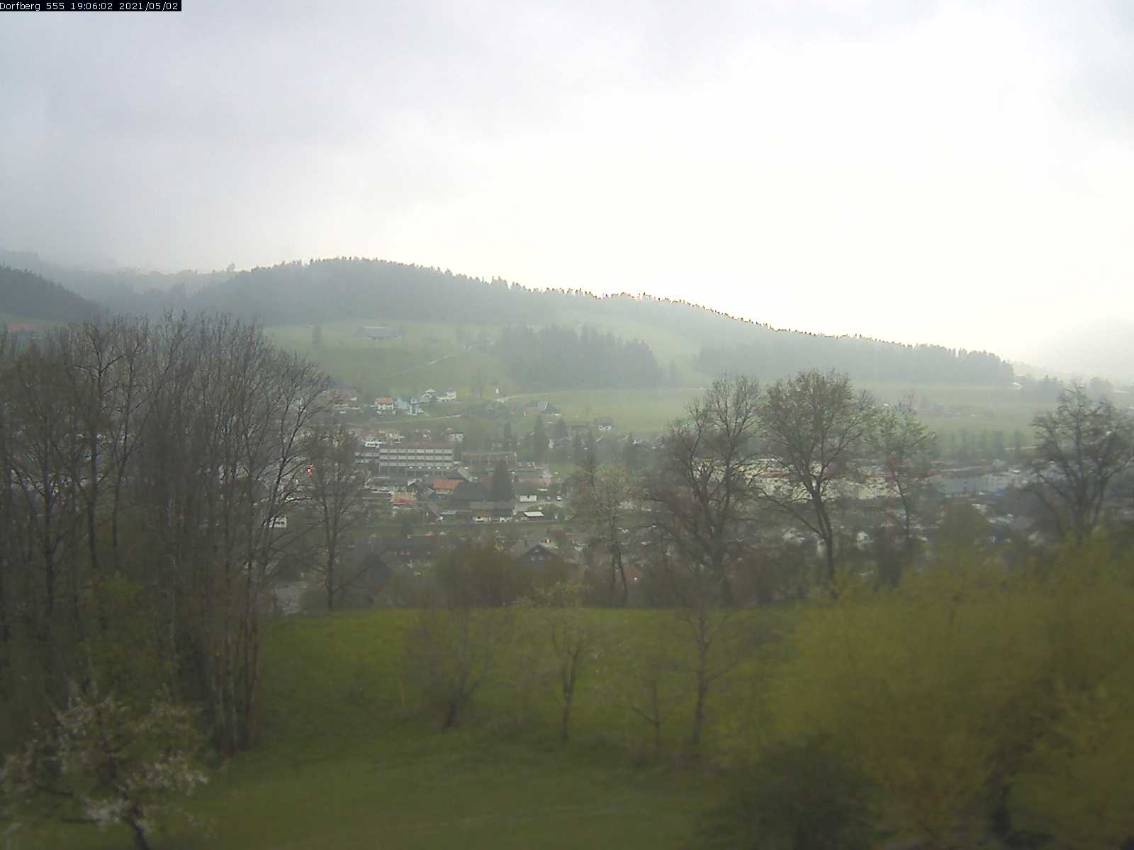 Webcam-Bild: Aussicht vom Dorfberg in Langnau 20210502-190601