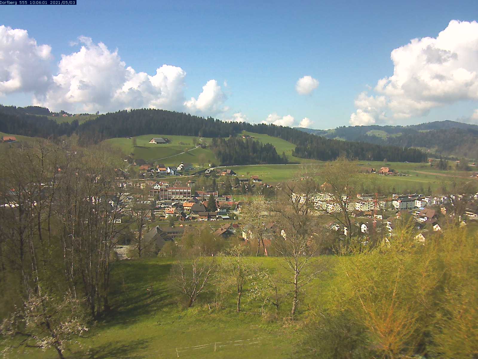 Webcam-Bild: Aussicht vom Dorfberg in Langnau 20210503-100601