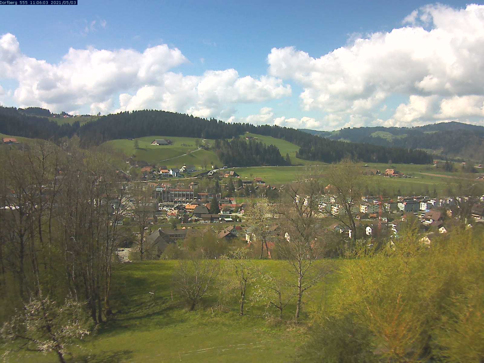 Webcam-Bild: Aussicht vom Dorfberg in Langnau 20210503-110602