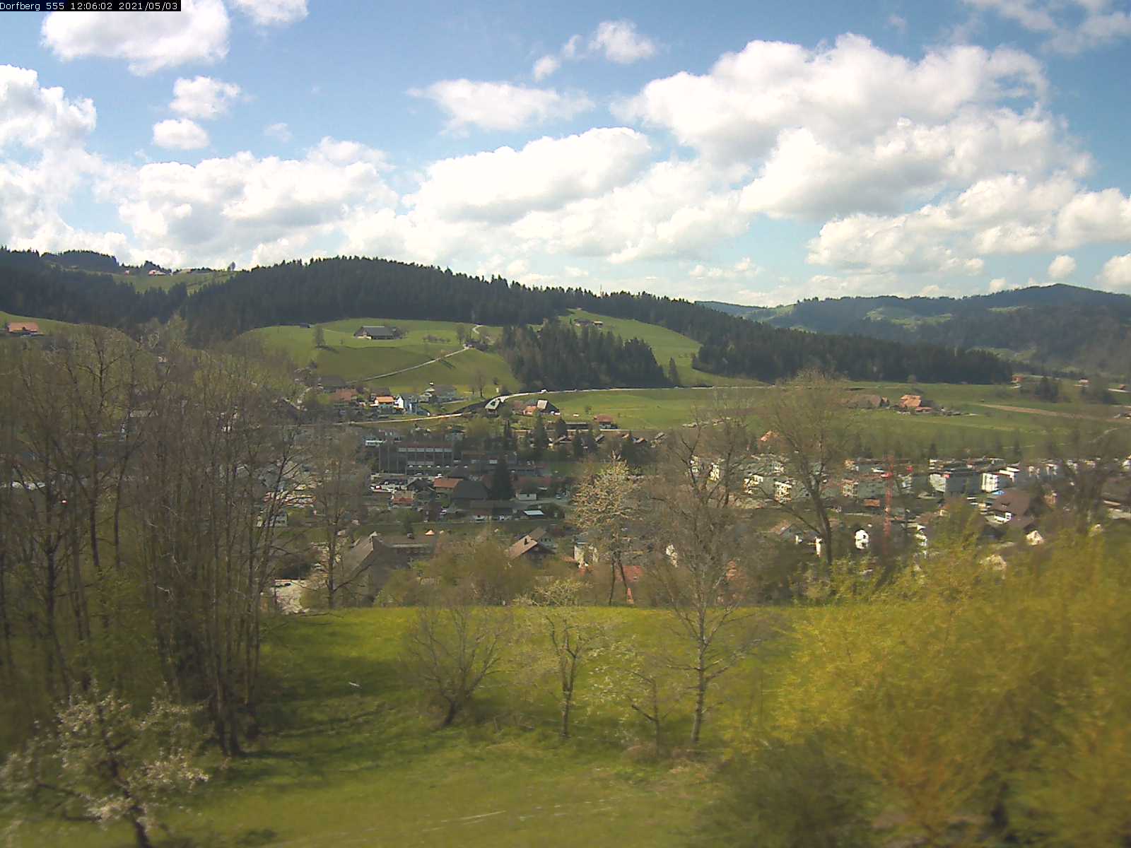 Webcam-Bild: Aussicht vom Dorfberg in Langnau 20210503-120601