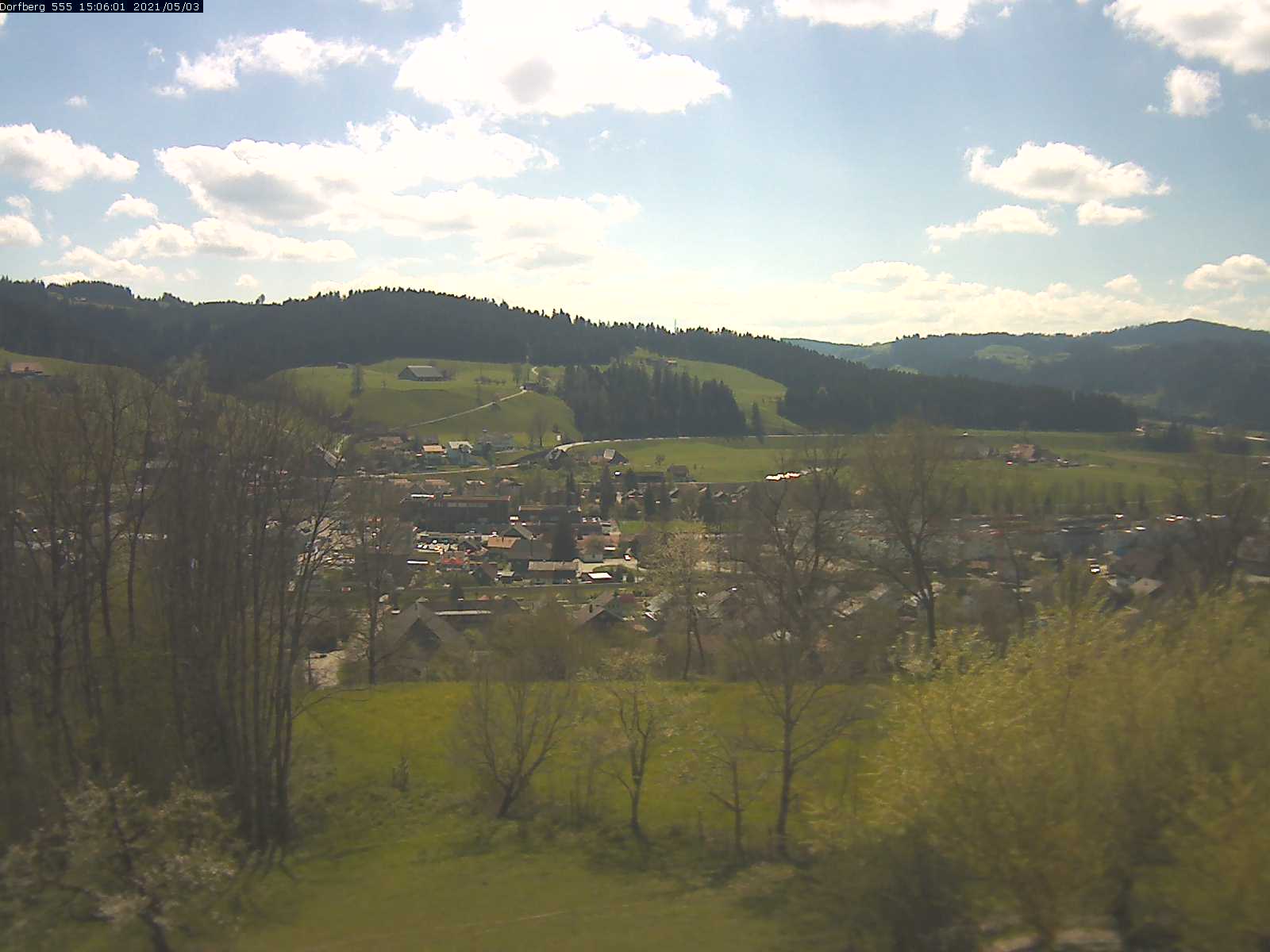 Webcam-Bild: Aussicht vom Dorfberg in Langnau 20210503-150601