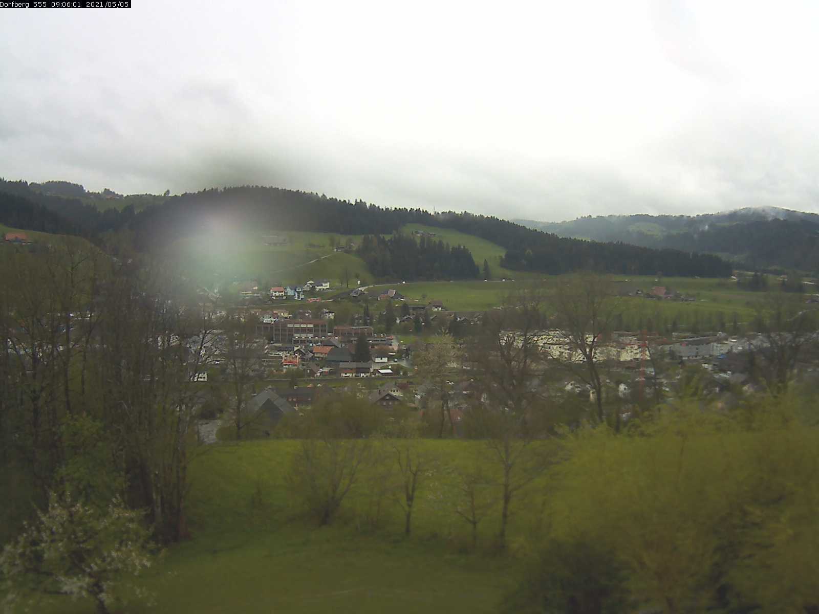 Webcam-Bild: Aussicht vom Dorfberg in Langnau 20210505-090601