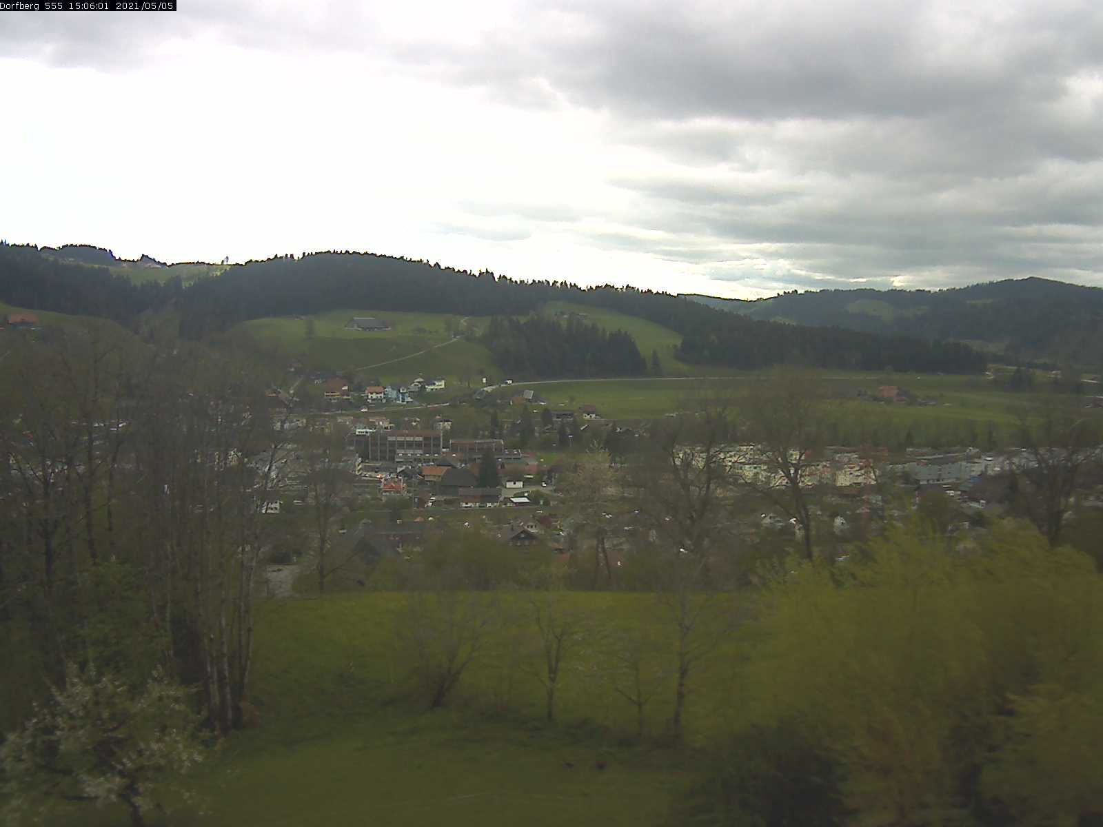 Webcam-Bild: Aussicht vom Dorfberg in Langnau 20210505-150601