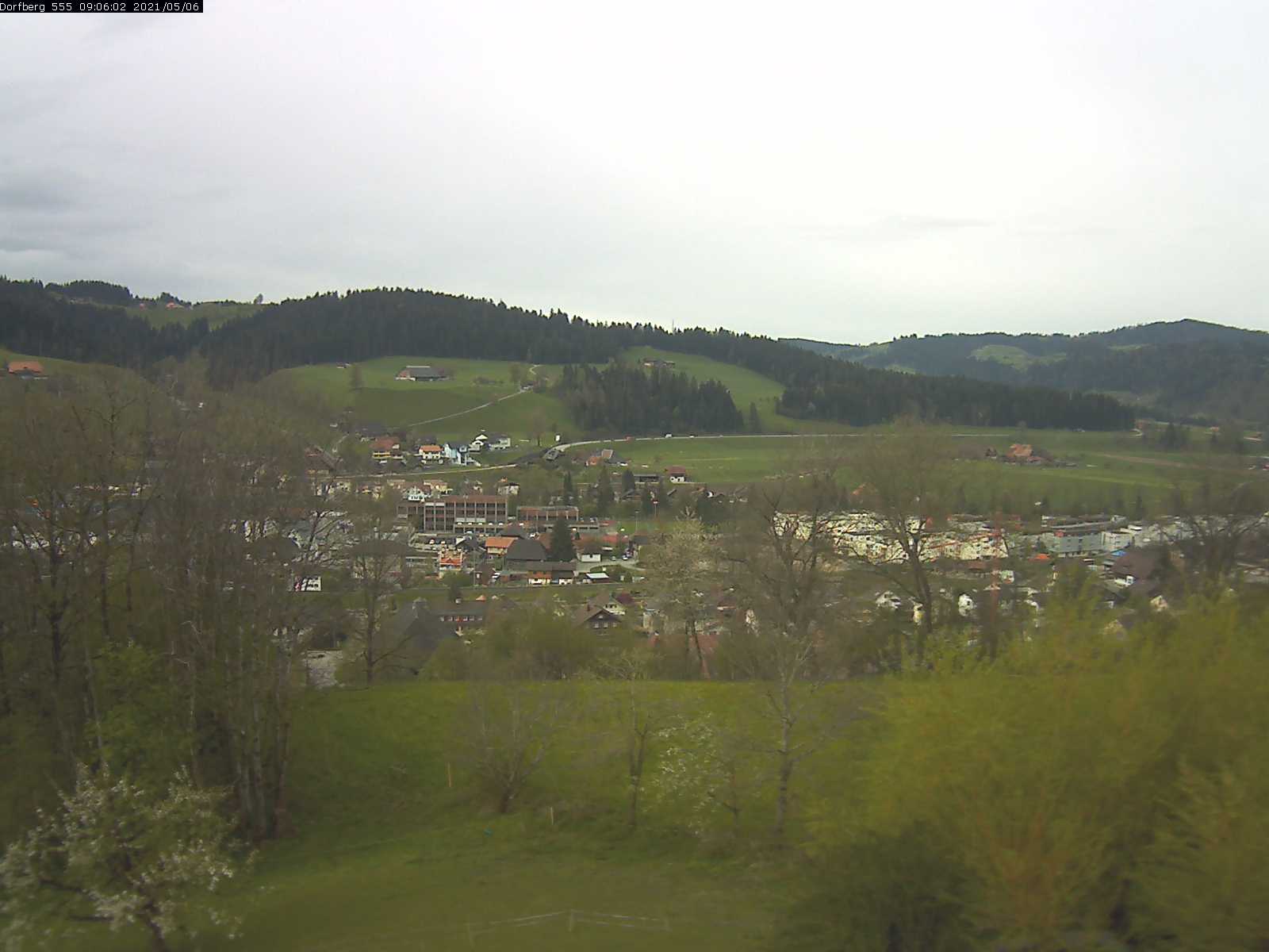 Webcam-Bild: Aussicht vom Dorfberg in Langnau 20210506-090601