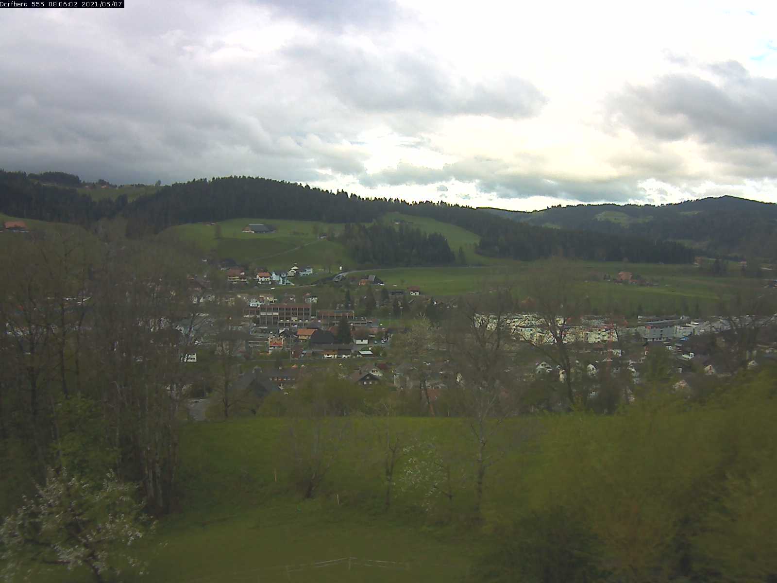 Webcam-Bild: Aussicht vom Dorfberg in Langnau 20210507-080601