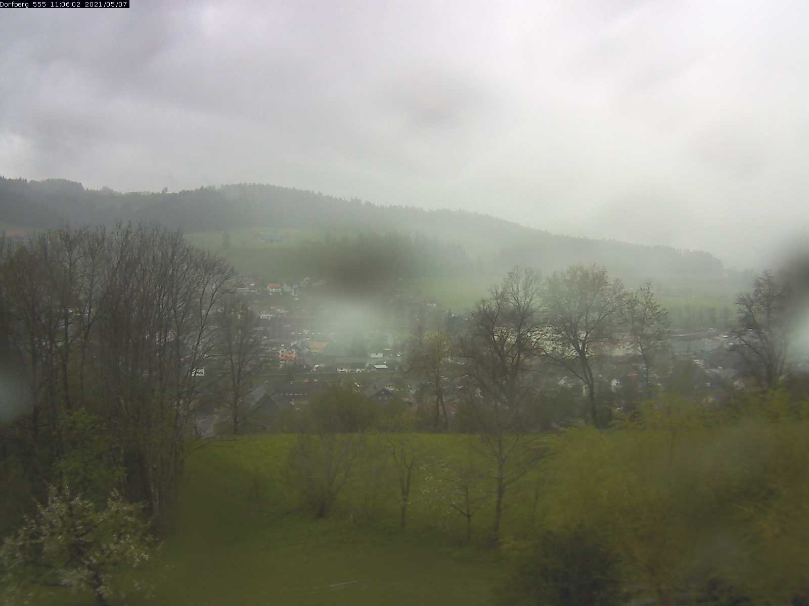 Webcam-Bild: Aussicht vom Dorfberg in Langnau 20210507-110601