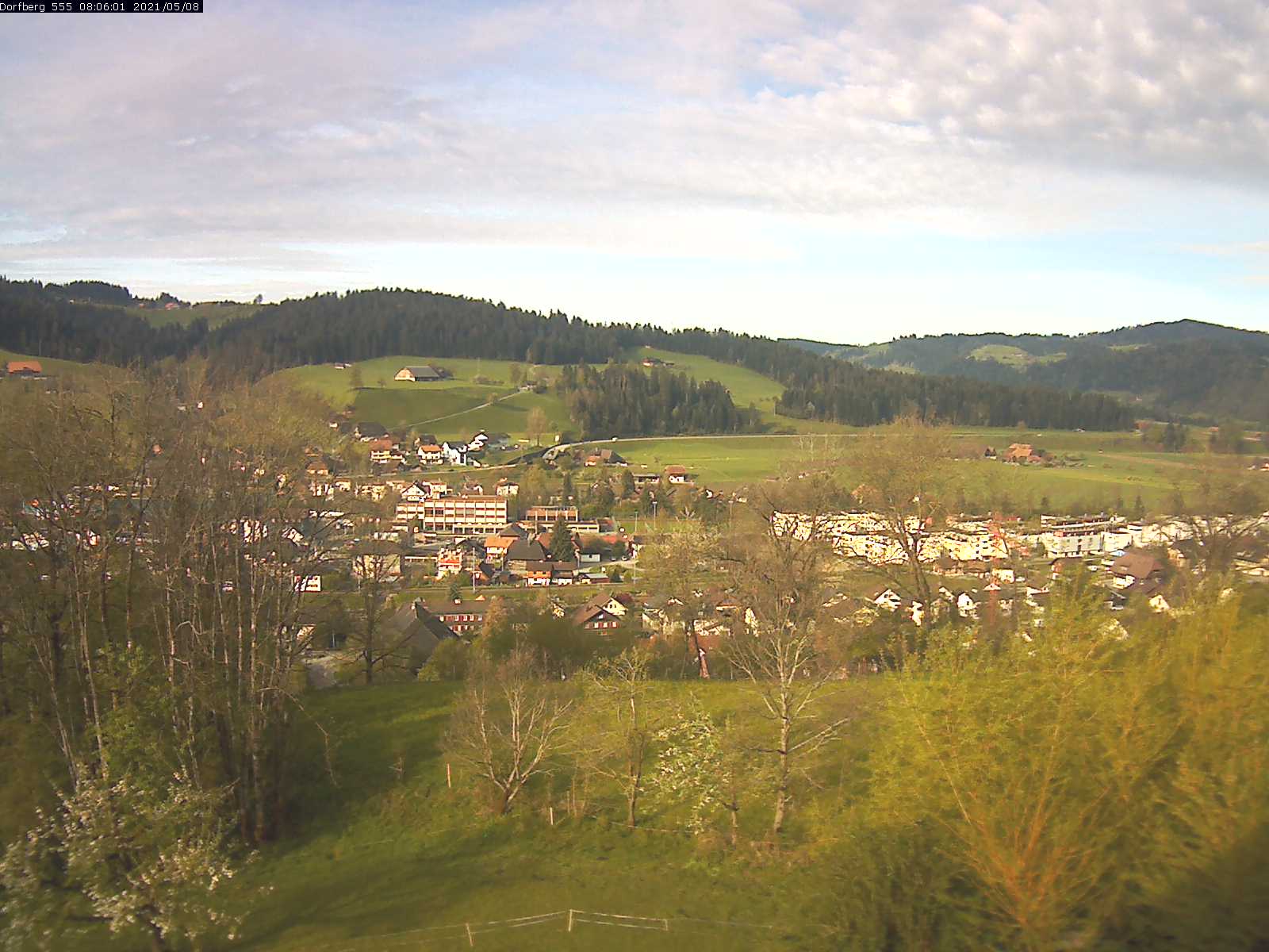 Webcam-Bild: Aussicht vom Dorfberg in Langnau 20210508-080601