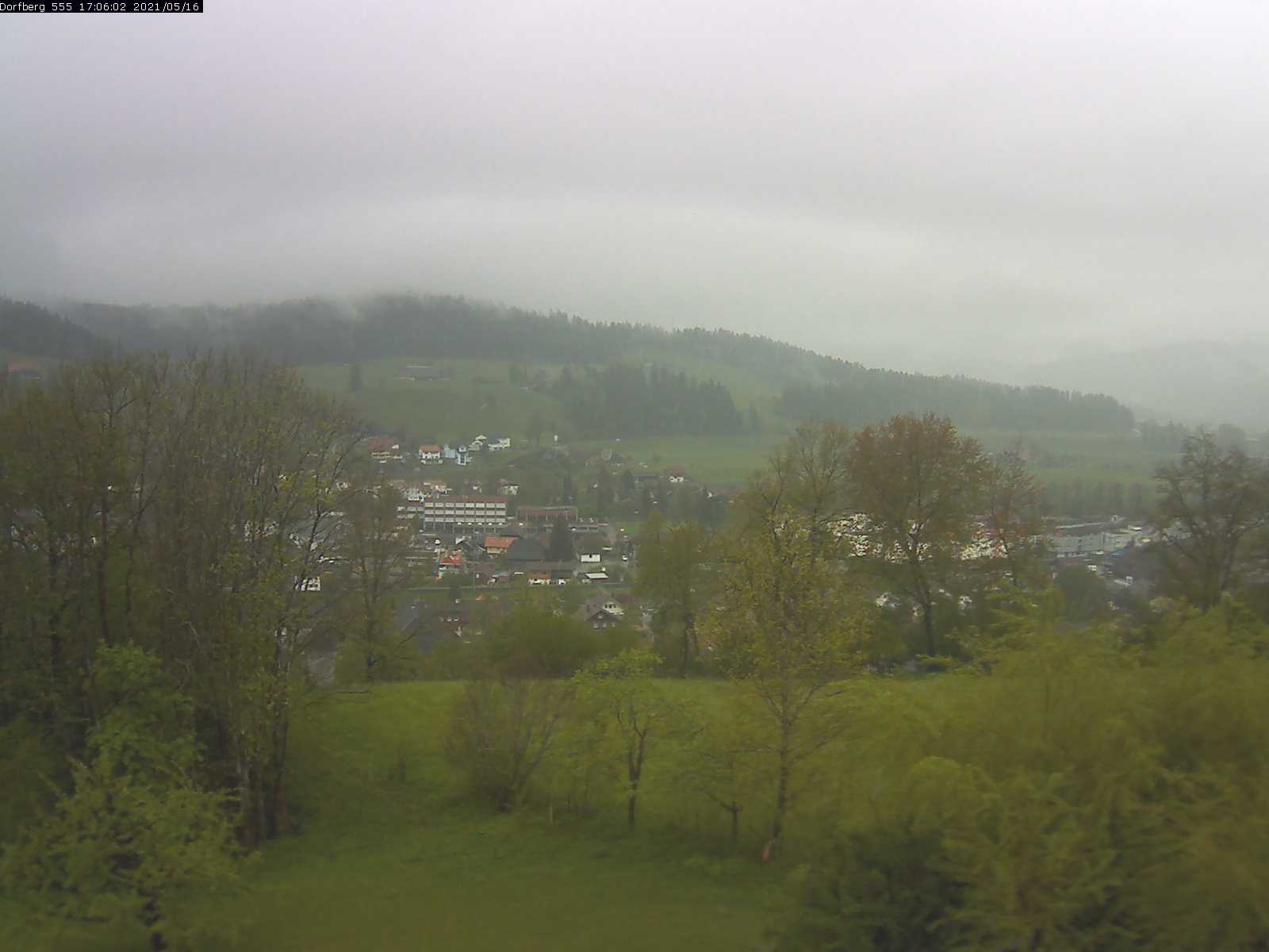 Webcam-Bild: Aussicht vom Dorfberg in Langnau 20210516-170601