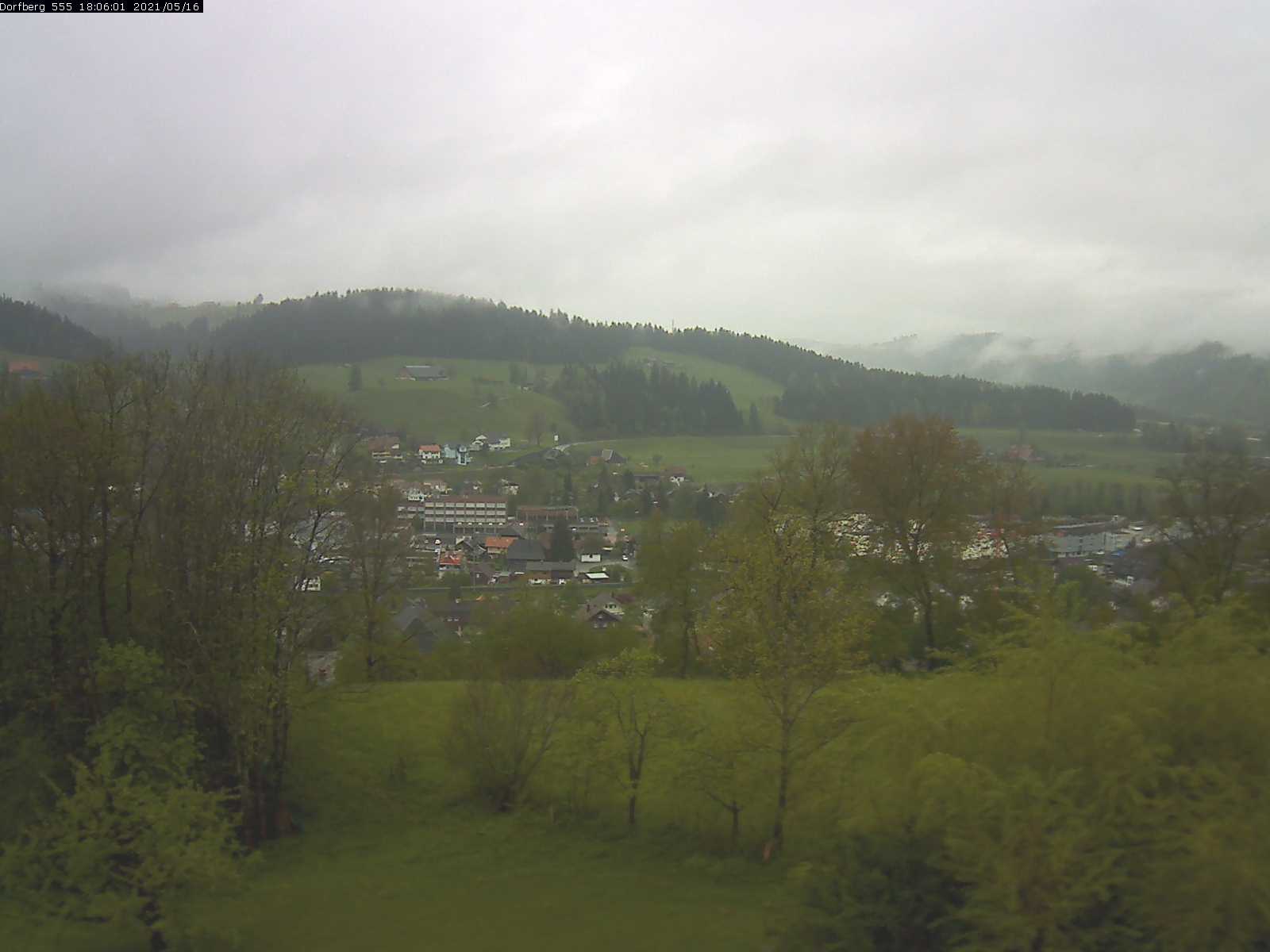 Webcam-Bild: Aussicht vom Dorfberg in Langnau 20210516-180601