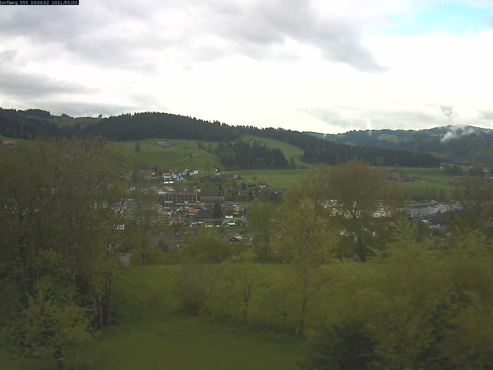 Webcam-Bild: Aussicht vom Dorfberg in Langnau 20210520-090601