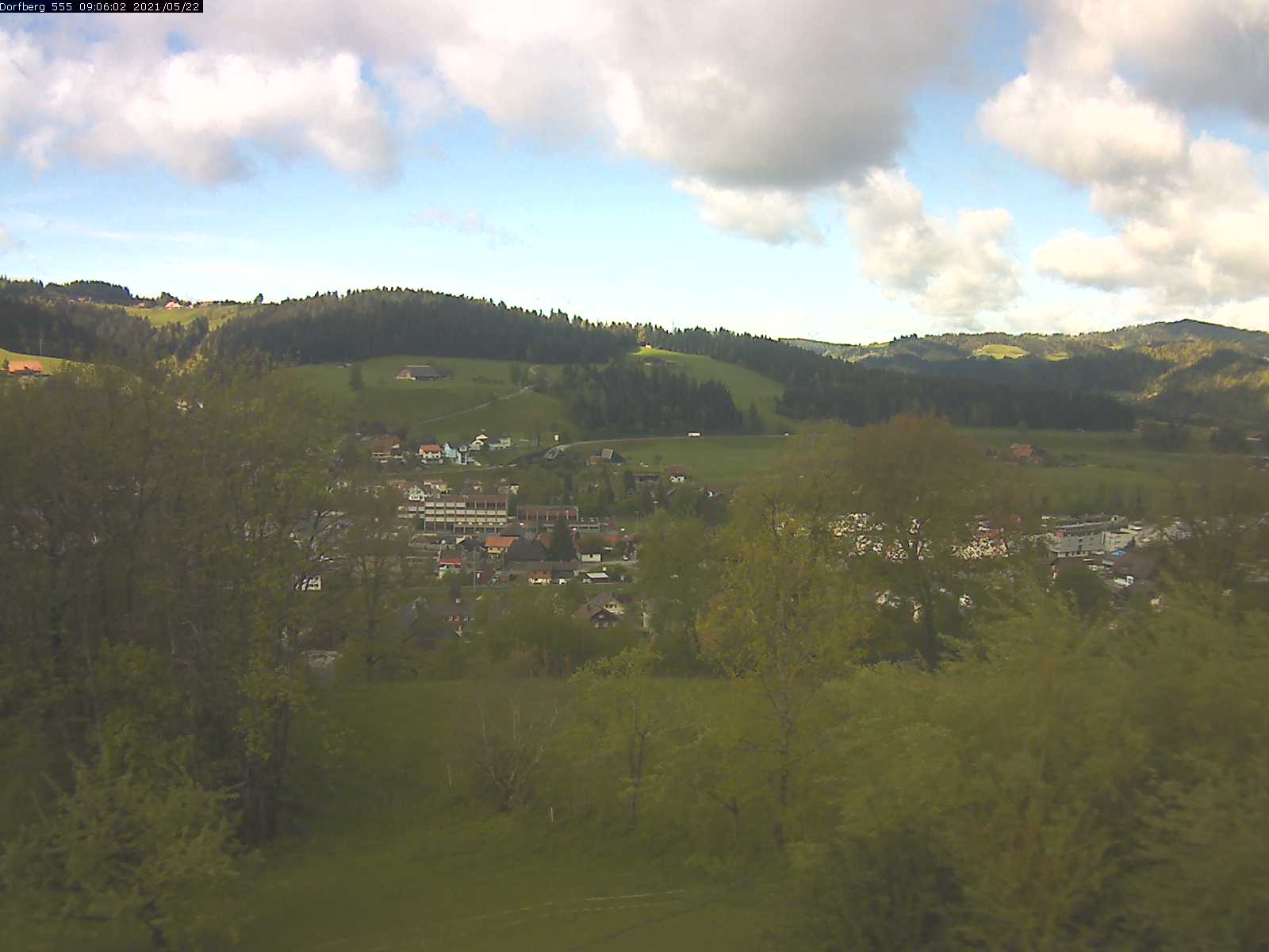 Webcam-Bild: Aussicht vom Dorfberg in Langnau 20210522-090601