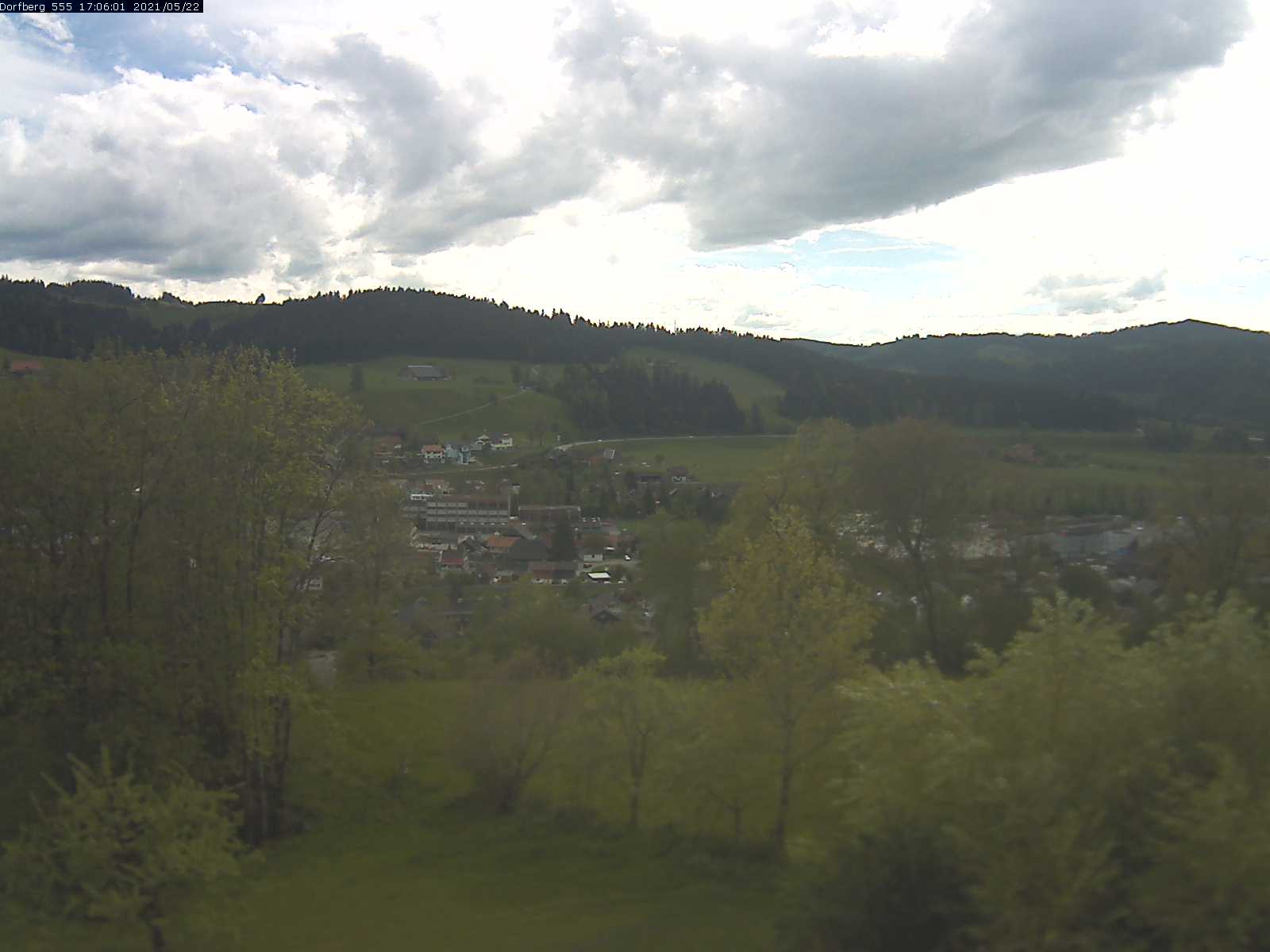 Webcam-Bild: Aussicht vom Dorfberg in Langnau 20210522-170601