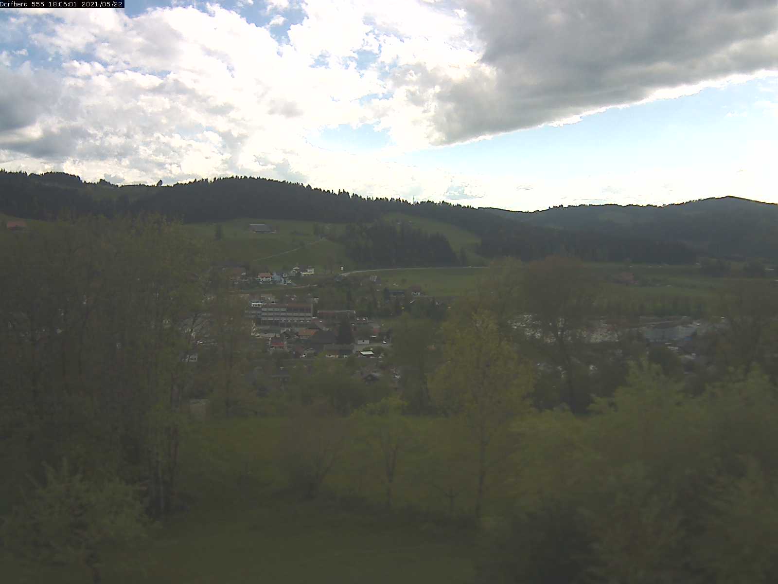 Webcam-Bild: Aussicht vom Dorfberg in Langnau 20210522-180601