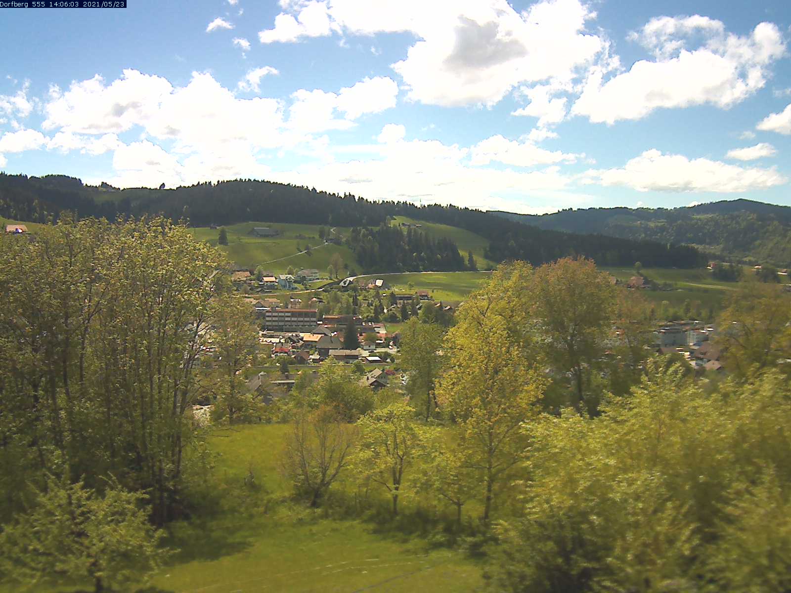 Webcam-Bild: Aussicht vom Dorfberg in Langnau 20210523-140601
