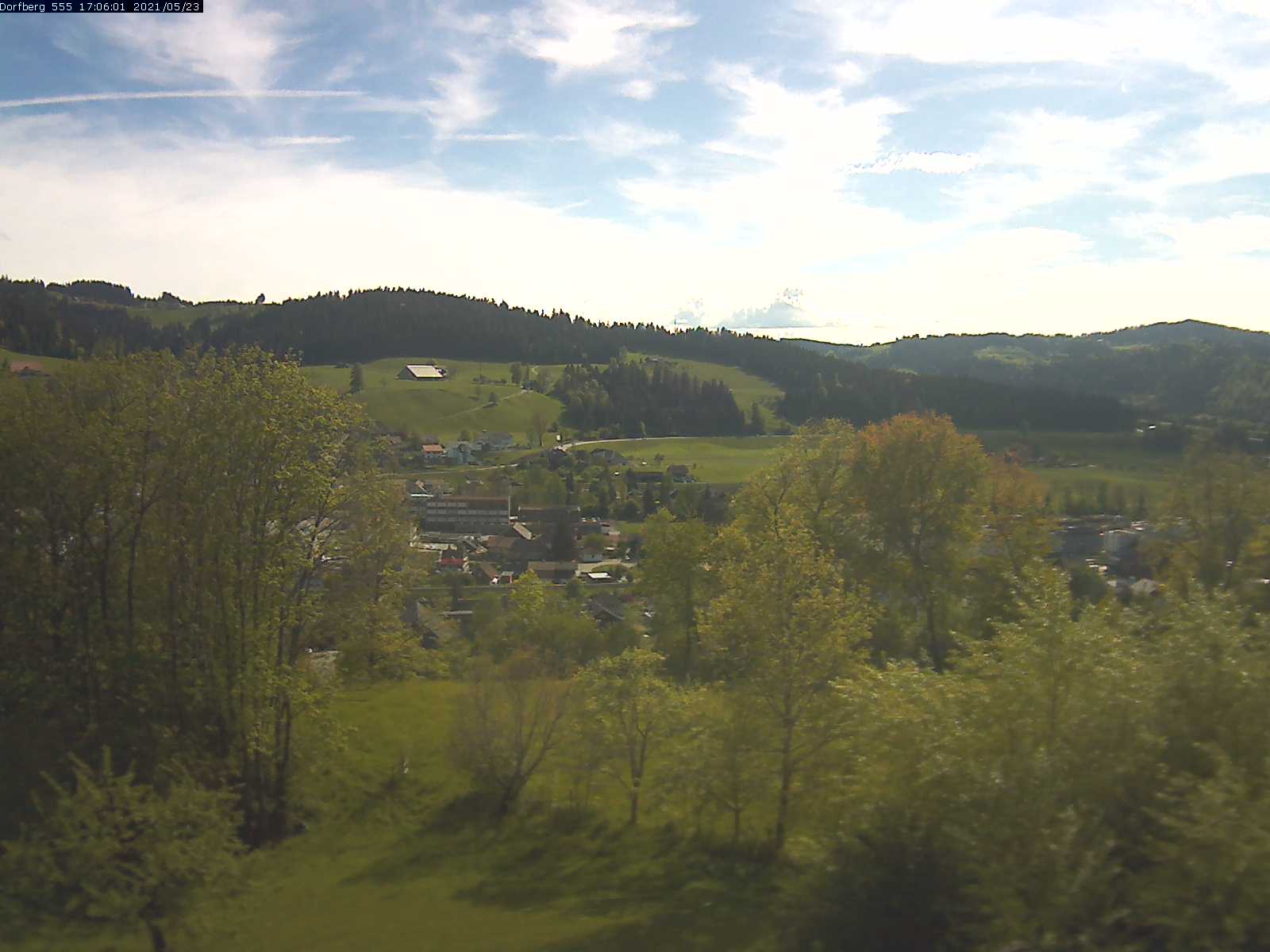 Webcam-Bild: Aussicht vom Dorfberg in Langnau 20210523-170601