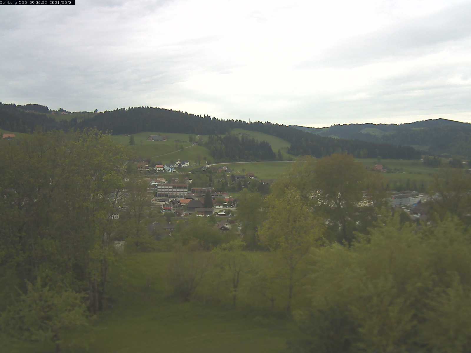 Webcam-Bild: Aussicht vom Dorfberg in Langnau 20210524-090601