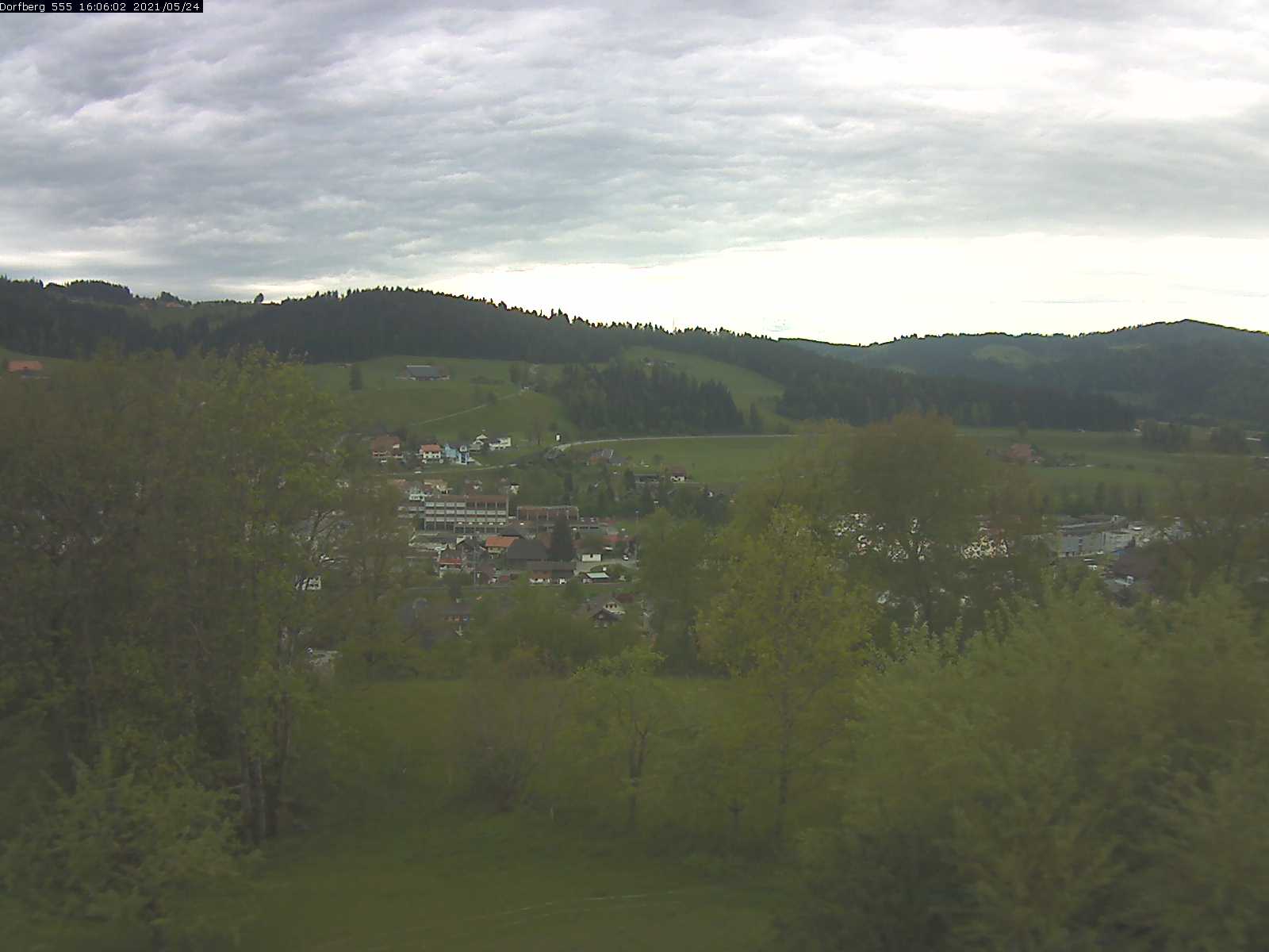 Webcam-Bild: Aussicht vom Dorfberg in Langnau 20210524-160601