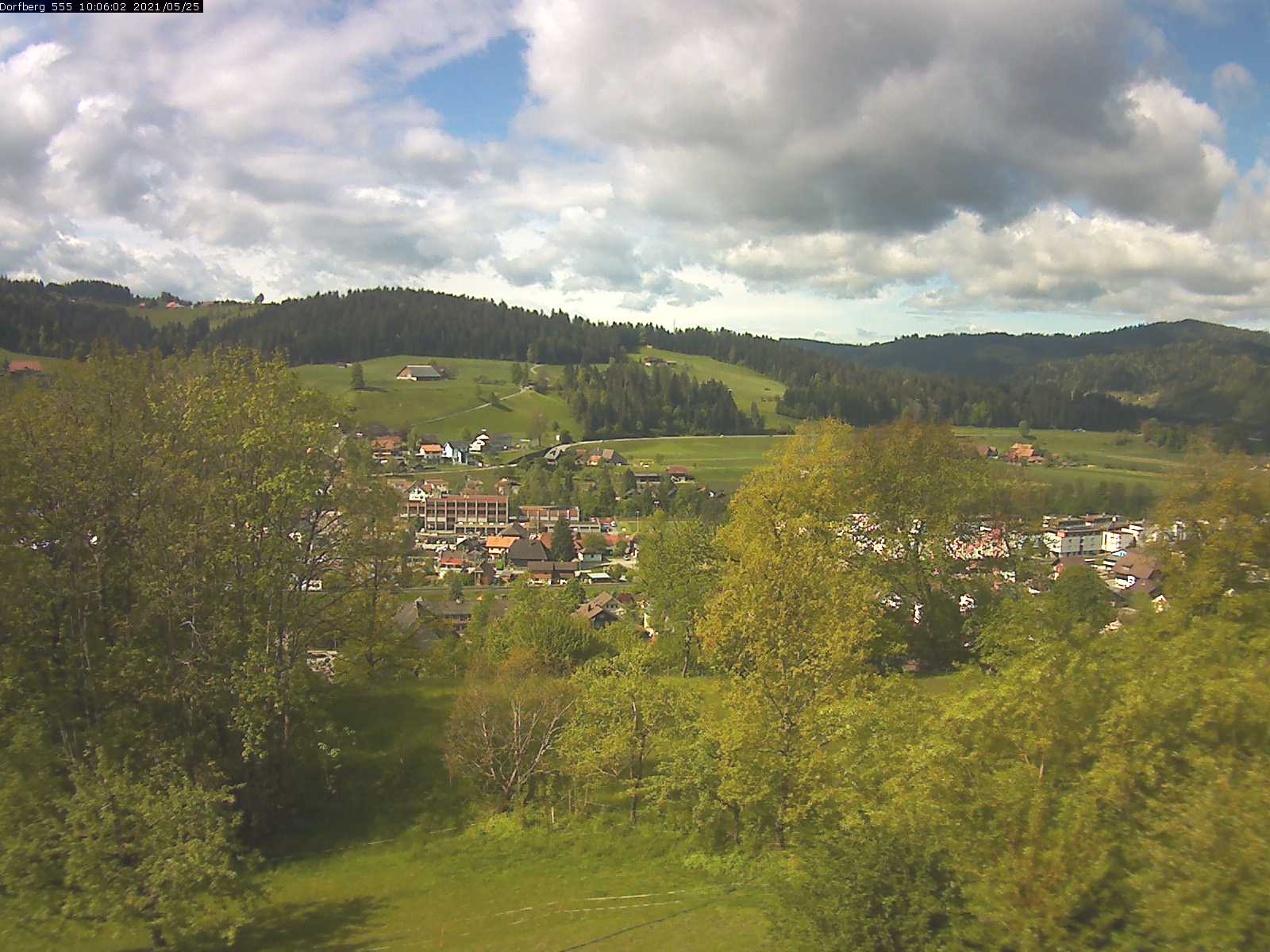 Webcam-Bild: Aussicht vom Dorfberg in Langnau 20210525-100601