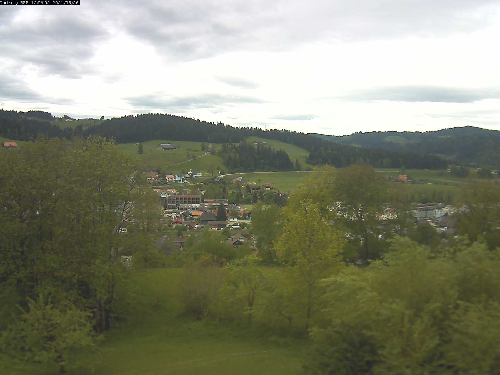 Webcam-Bild: Aussicht vom Dorfberg in Langnau 20210526-120602