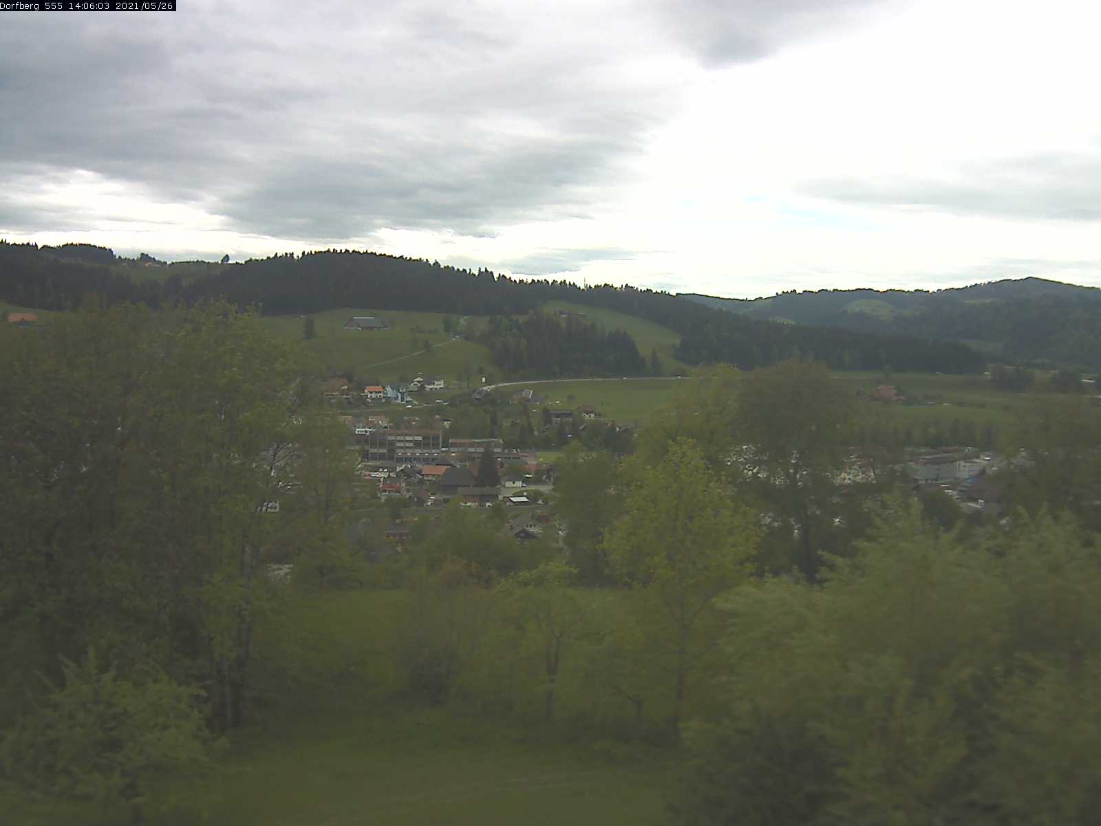 Webcam-Bild: Aussicht vom Dorfberg in Langnau 20210526-140601