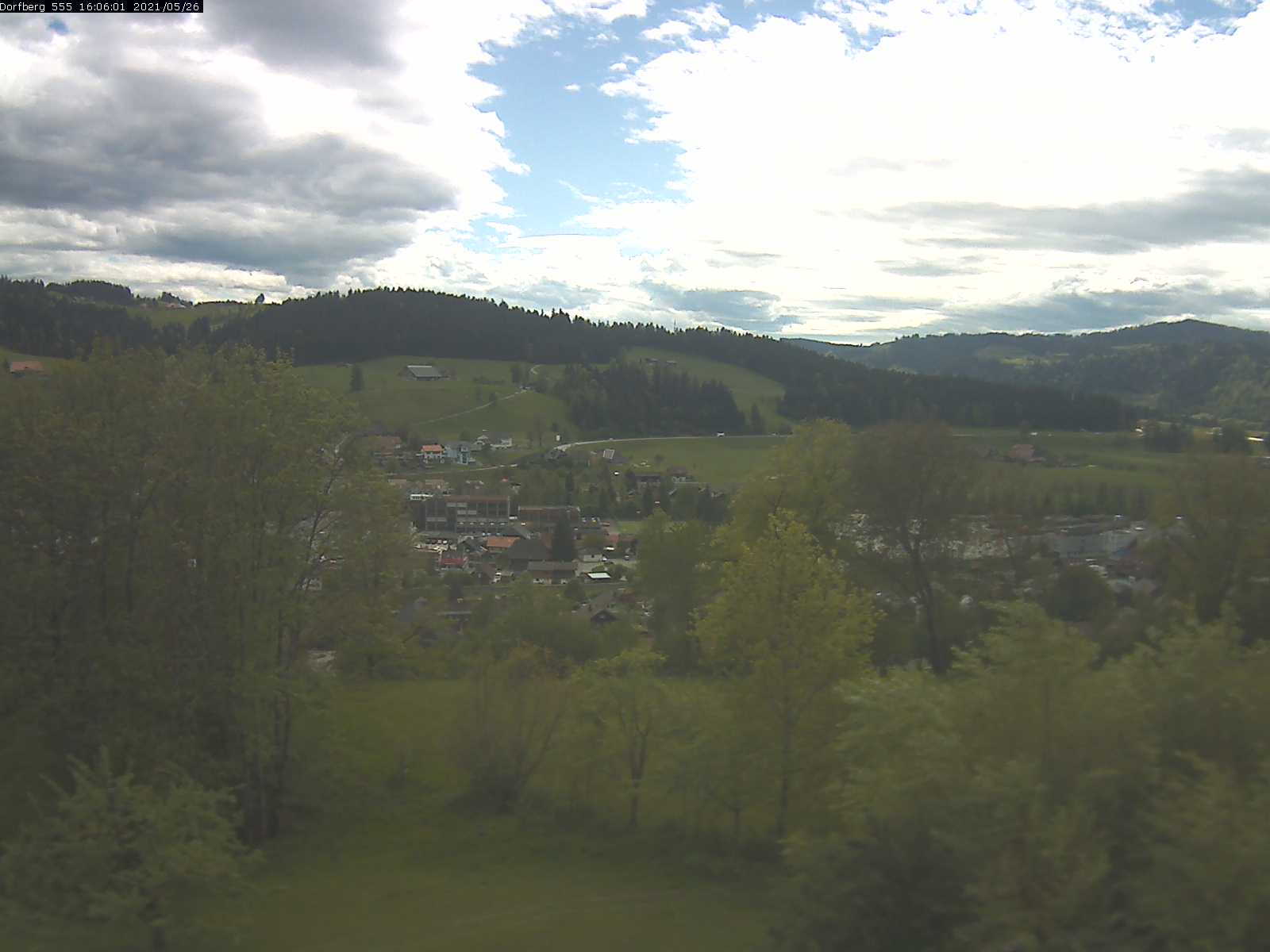 Webcam-Bild: Aussicht vom Dorfberg in Langnau 20210526-160601