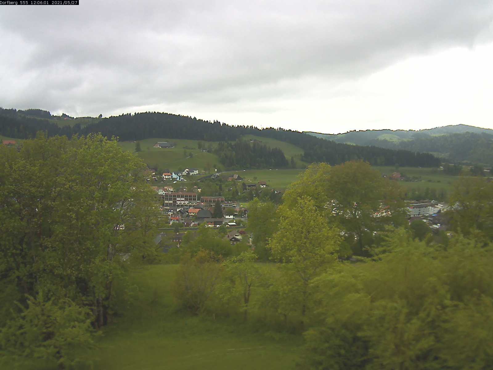 Webcam-Bild: Aussicht vom Dorfberg in Langnau 20210527-120601