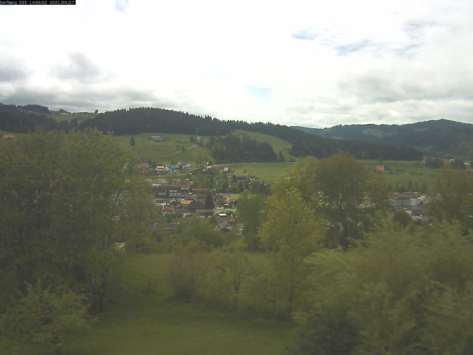 Webcam-Bild: Aussicht vom Dorfberg in Langnau 20210527-140601