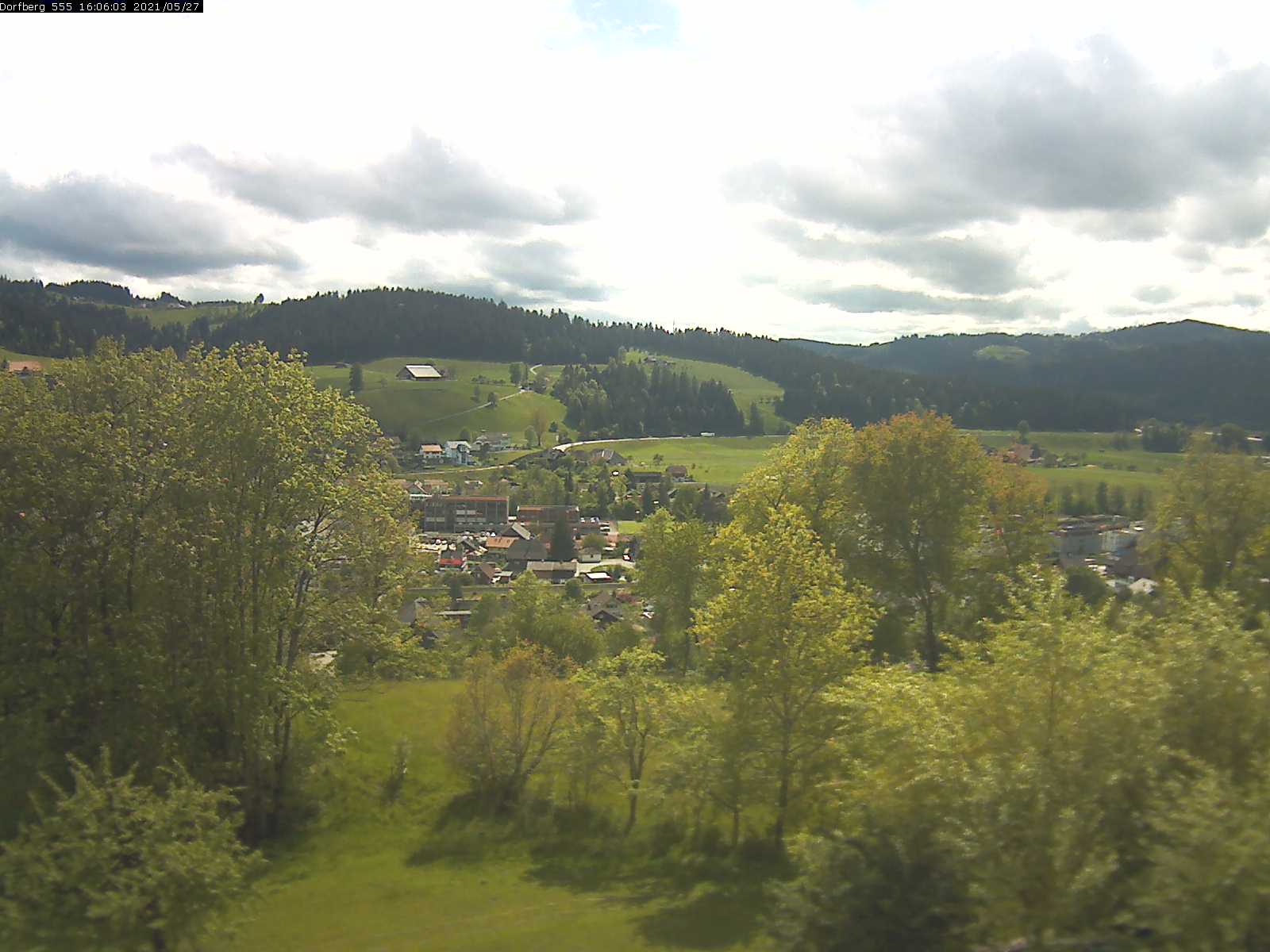 Webcam-Bild: Aussicht vom Dorfberg in Langnau 20210527-160601