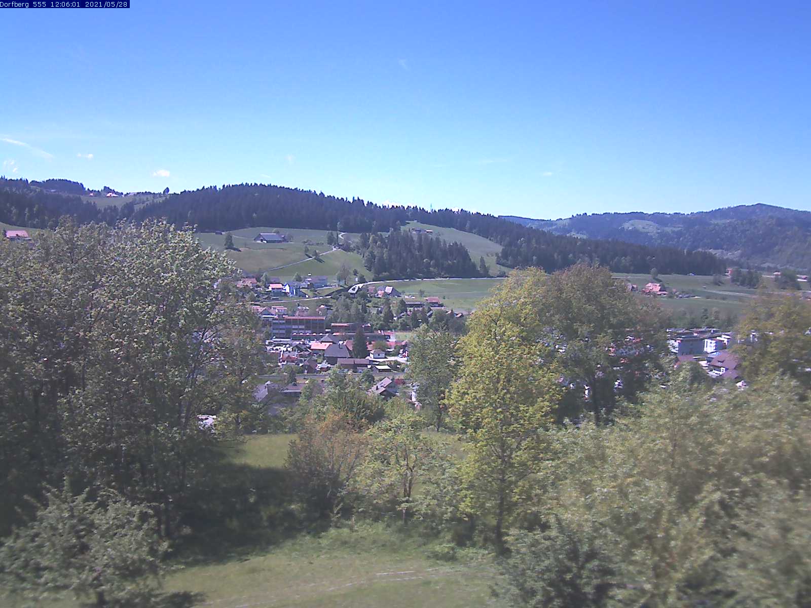 Webcam-Bild: Aussicht vom Dorfberg in Langnau 20210528-120601