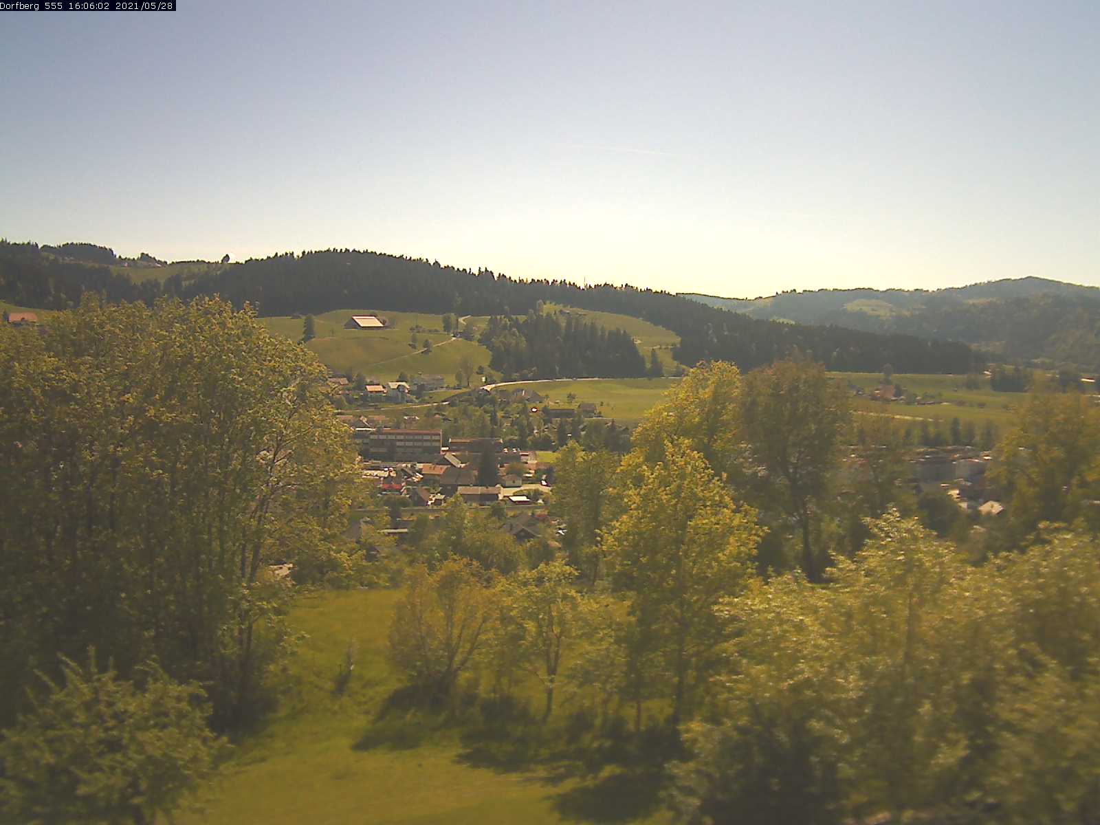 Webcam-Bild: Aussicht vom Dorfberg in Langnau 20210528-160601