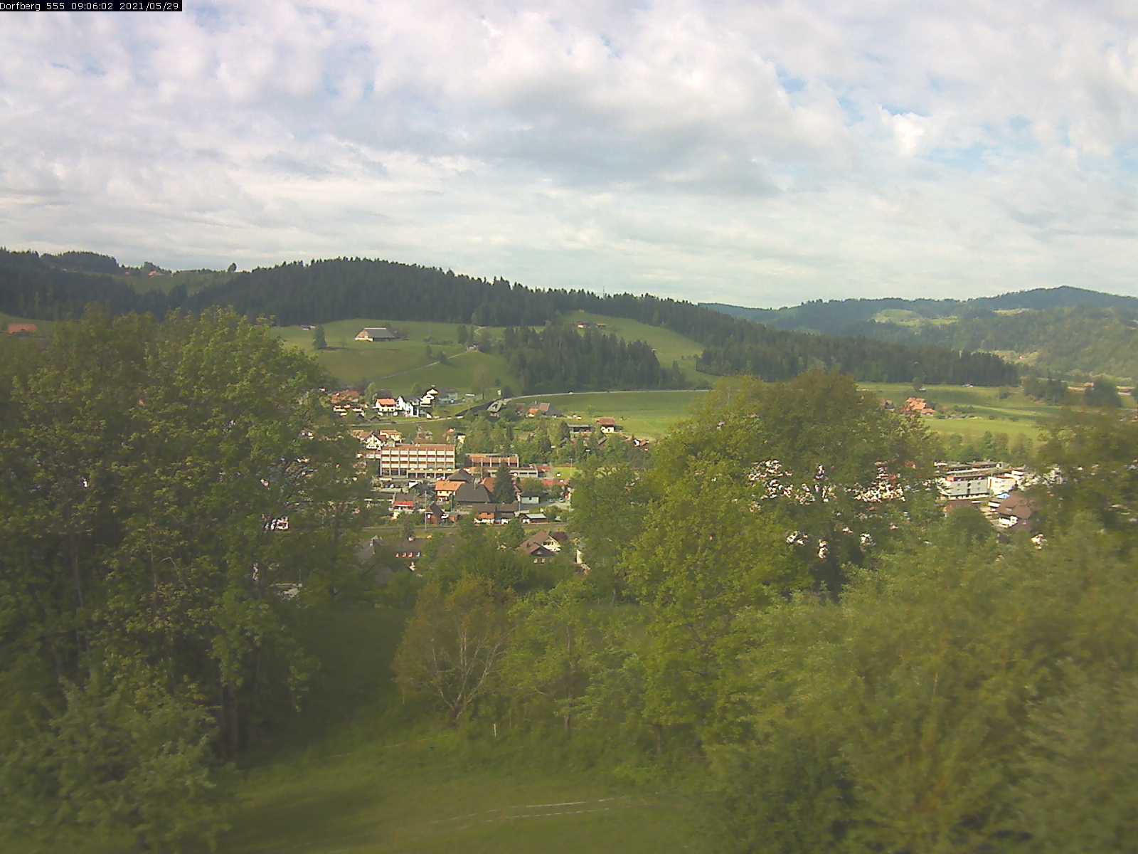 Webcam-Bild: Aussicht vom Dorfberg in Langnau 20210529-090601