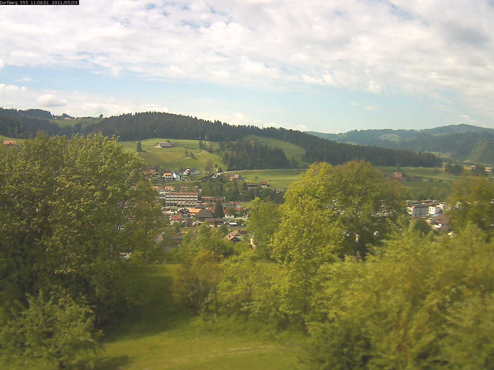 Webcam-Bild: Aussicht vom Dorfberg in Langnau 20210529-110601